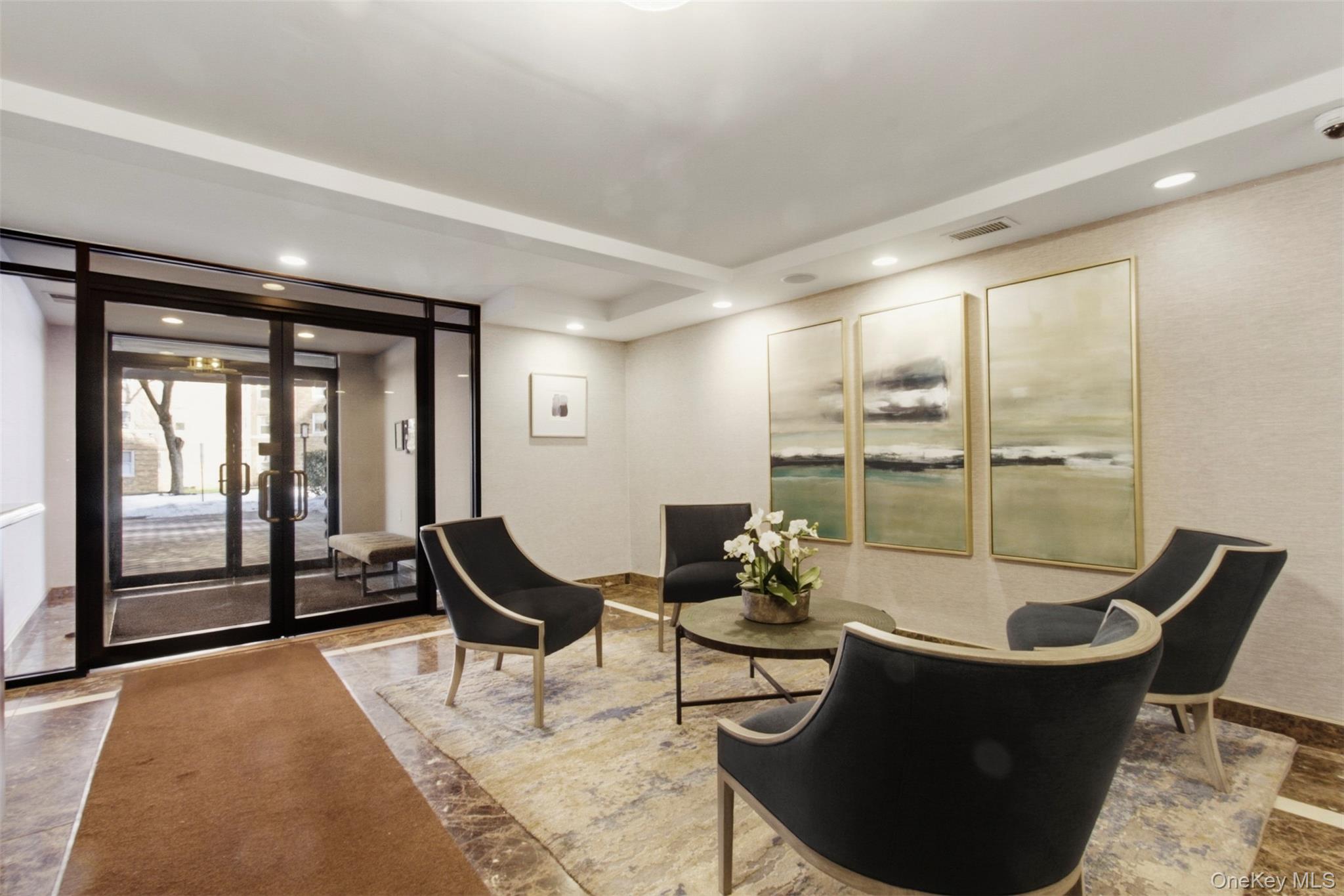 #3 photo, 10 Old Mamaroneck Road, White Plains , NY 10605