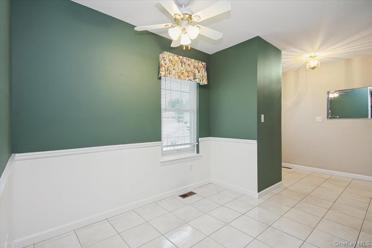 #18 photo, 4 Osborne Glen, Poughquag , NY 12570