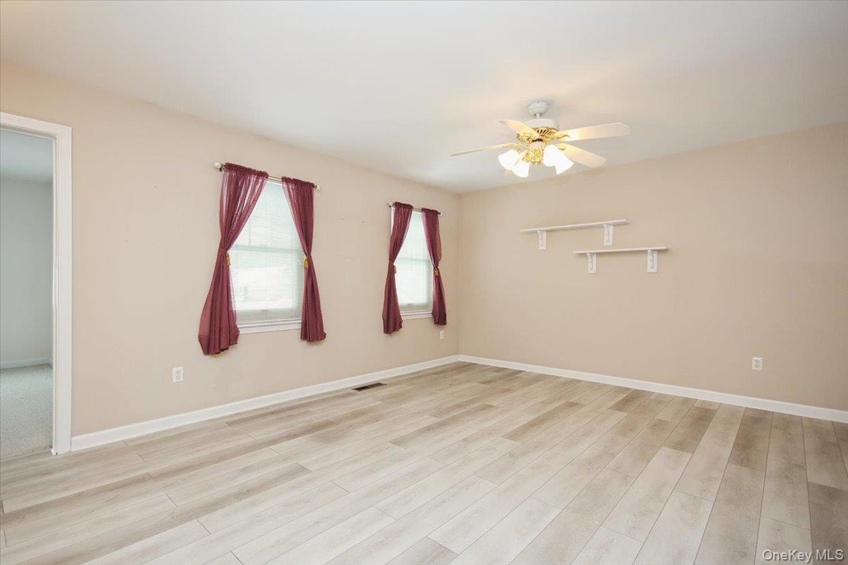 #19 photo, 4 Osborne Glen, Poughquag , NY 12570