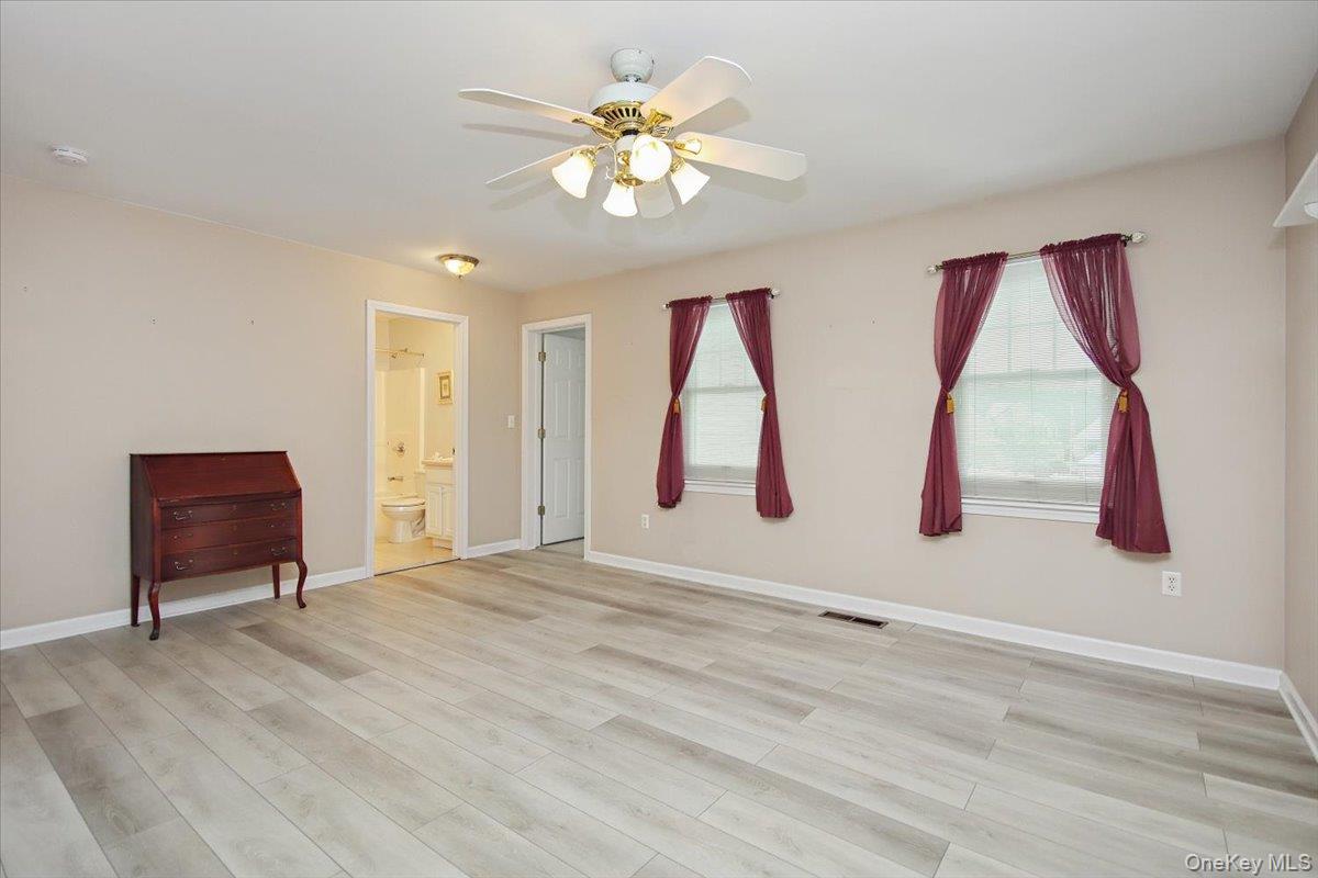 #20 photo, 4 Osborne Glen, Poughquag , NY 12570