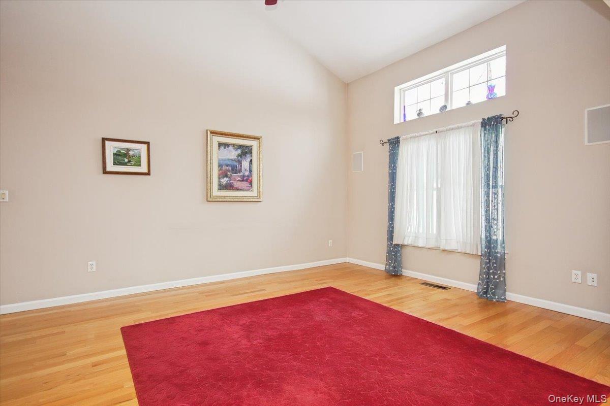 #3 photo, 4 Osborne Glen, Poughquag , NY 12570