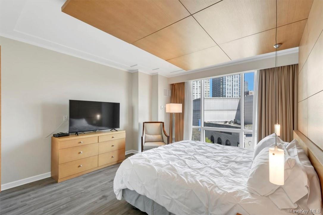 #7 photo, 1 Renaissance Square, White Plains , NY 10601