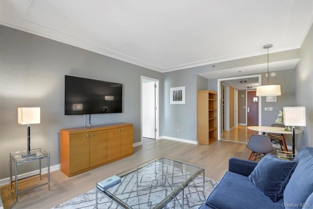 #2 photo, 1 Renaissance Square, White Plains , NY 10601