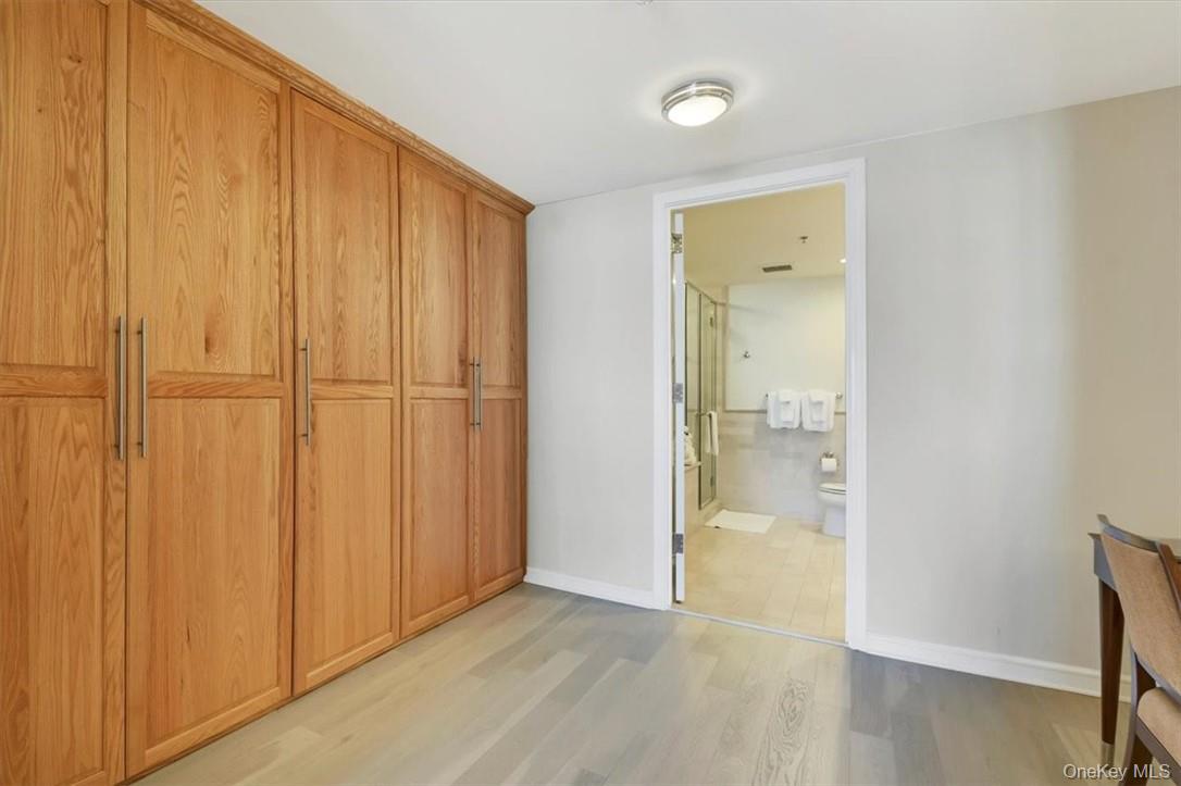 #8 photo, 1 Renaissance Square, White Plains , NY 10601