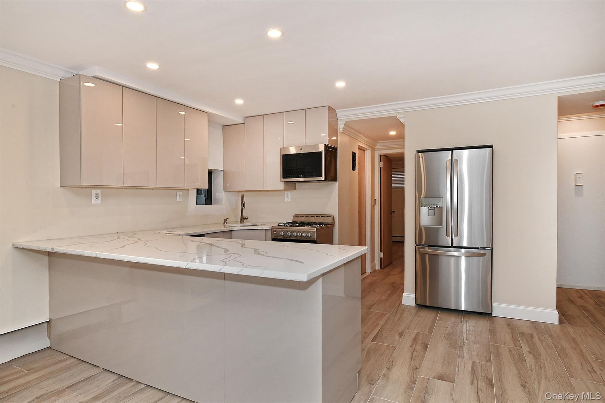 #10 photo, 80 Lincoln Avenue, Rockville Centre , NY 11750