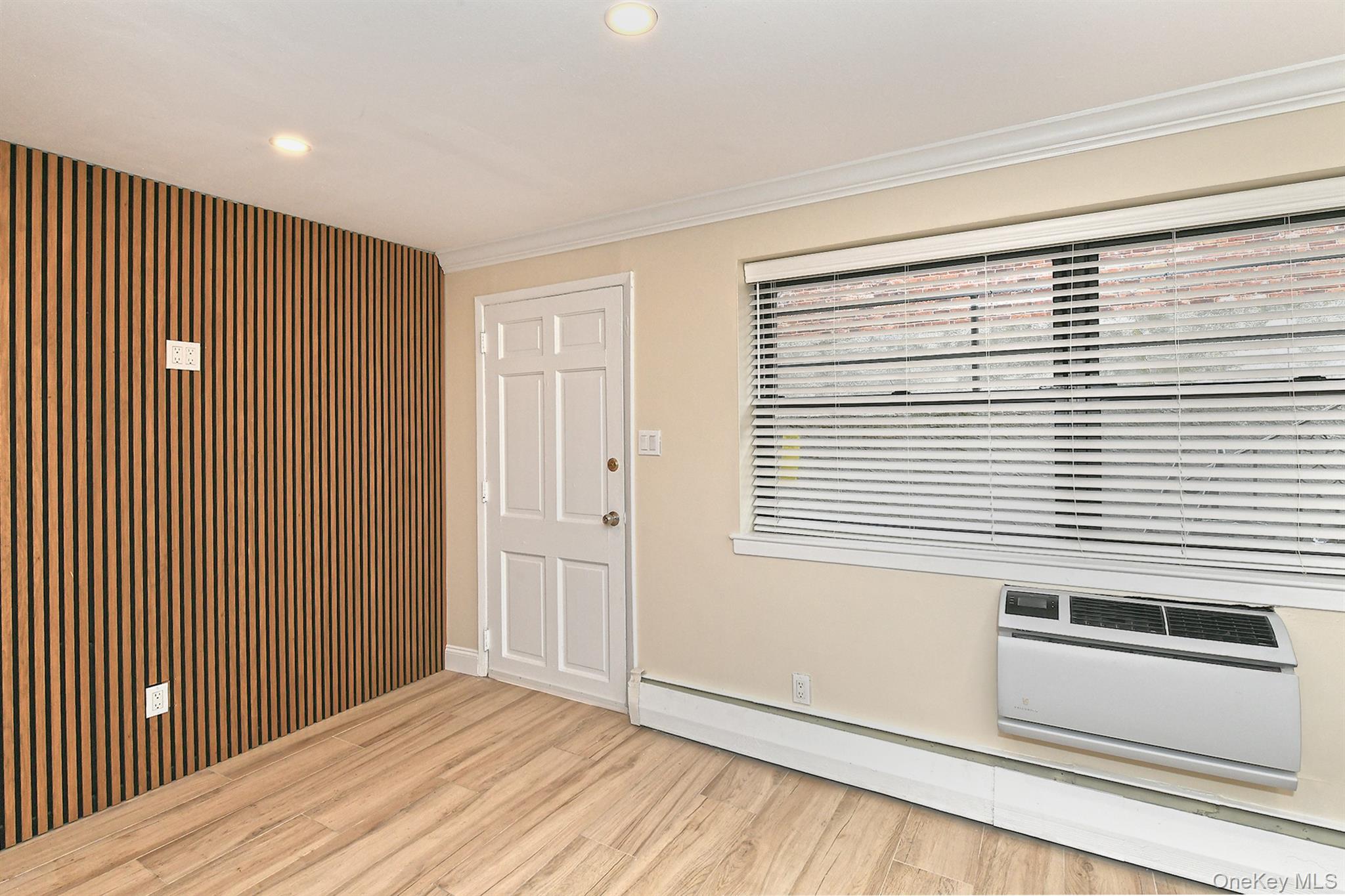 #6 photo, 80 Lincoln Avenue, Rockville Centre , NY 11750