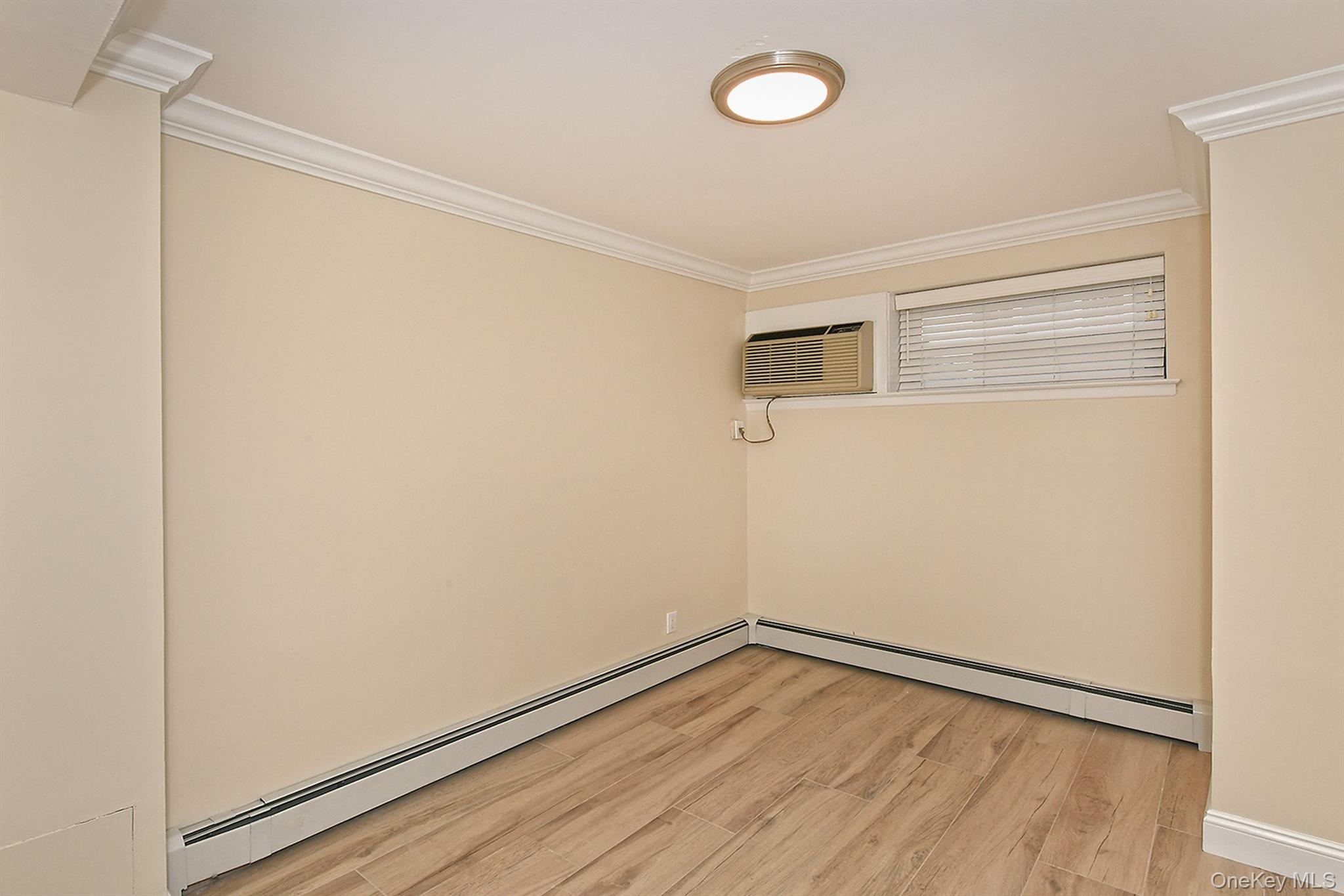 #7 photo, 80 Lincoln Avenue, Rockville Centre , NY 11750