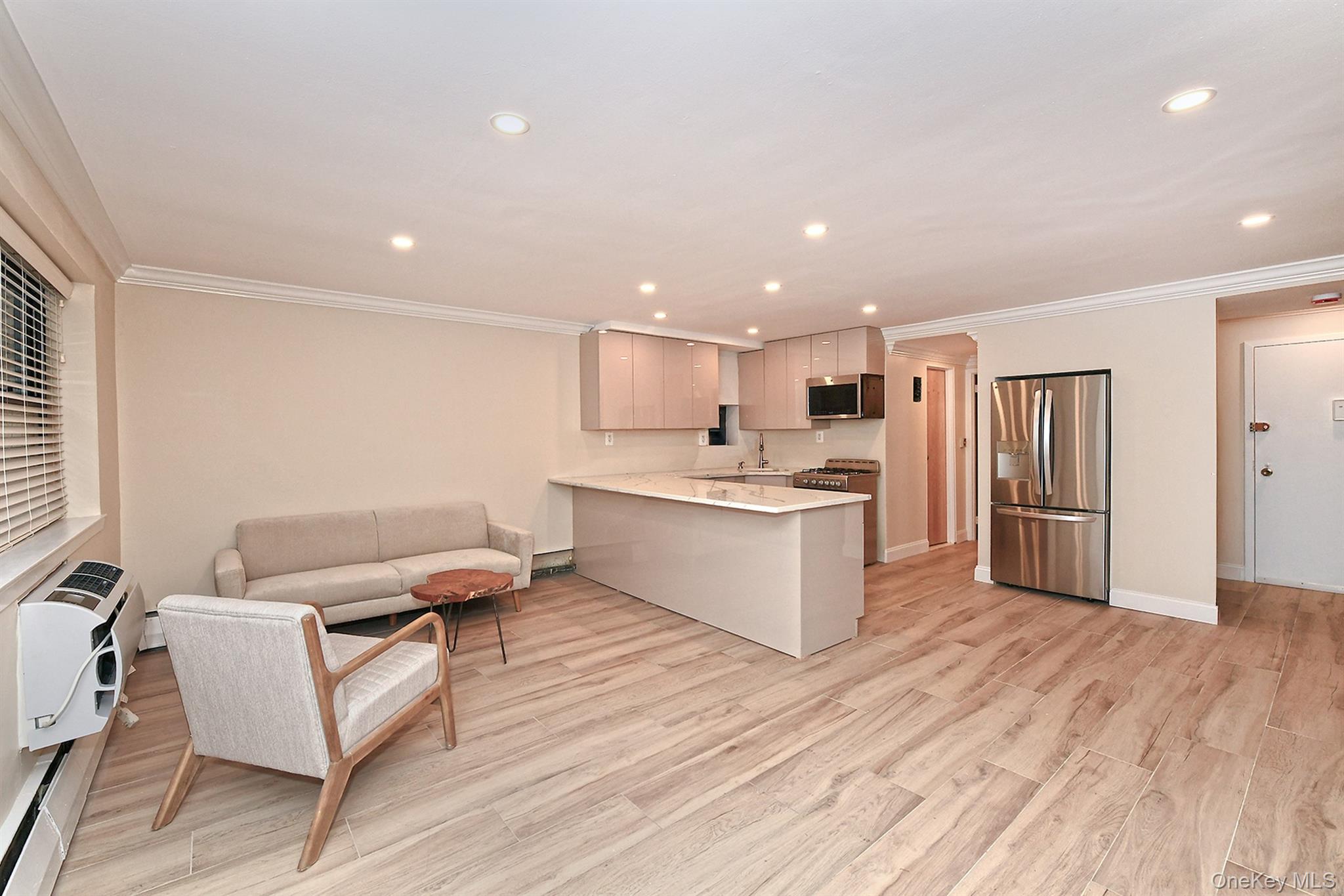 #9 photo, 80 Lincoln Avenue, Rockville Centre , NY 11750