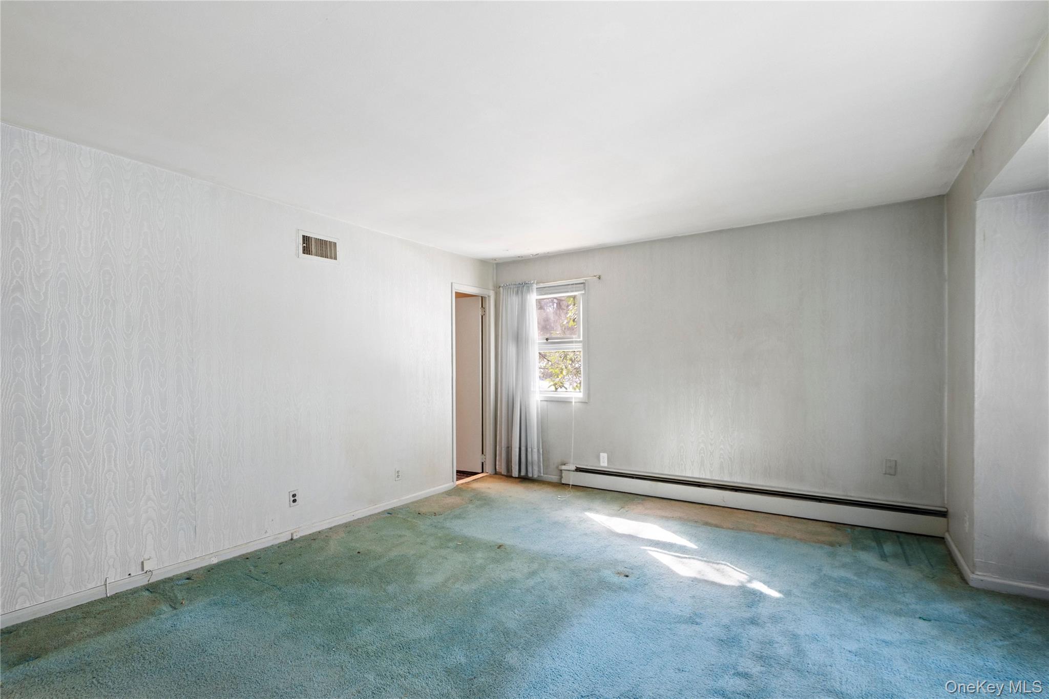 #18 photo, 15 Springwood Path, Laurel Hollow , NY 11791