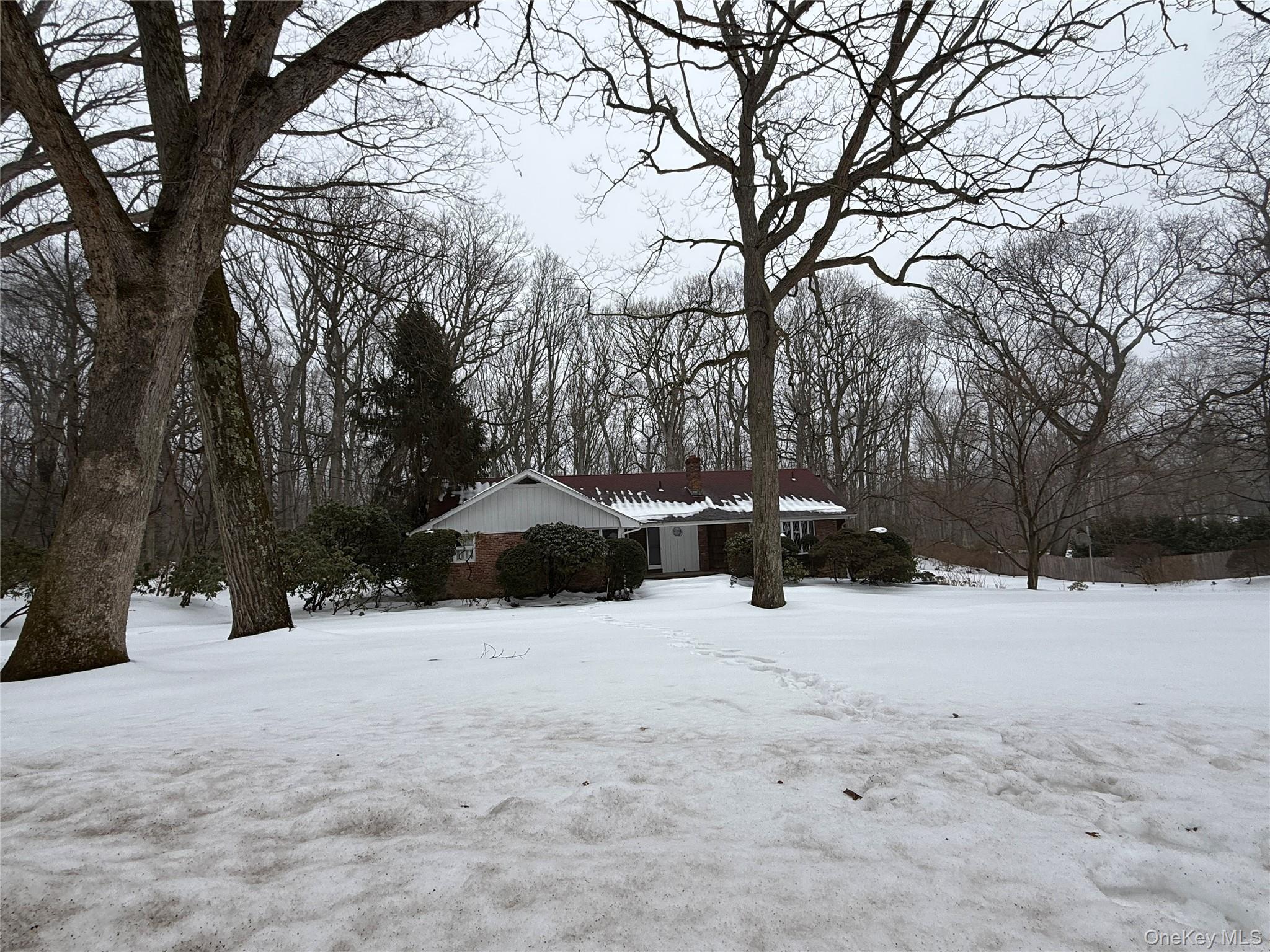 #2 photo, 15 Springwood Path, Laurel Hollow , NY 11791