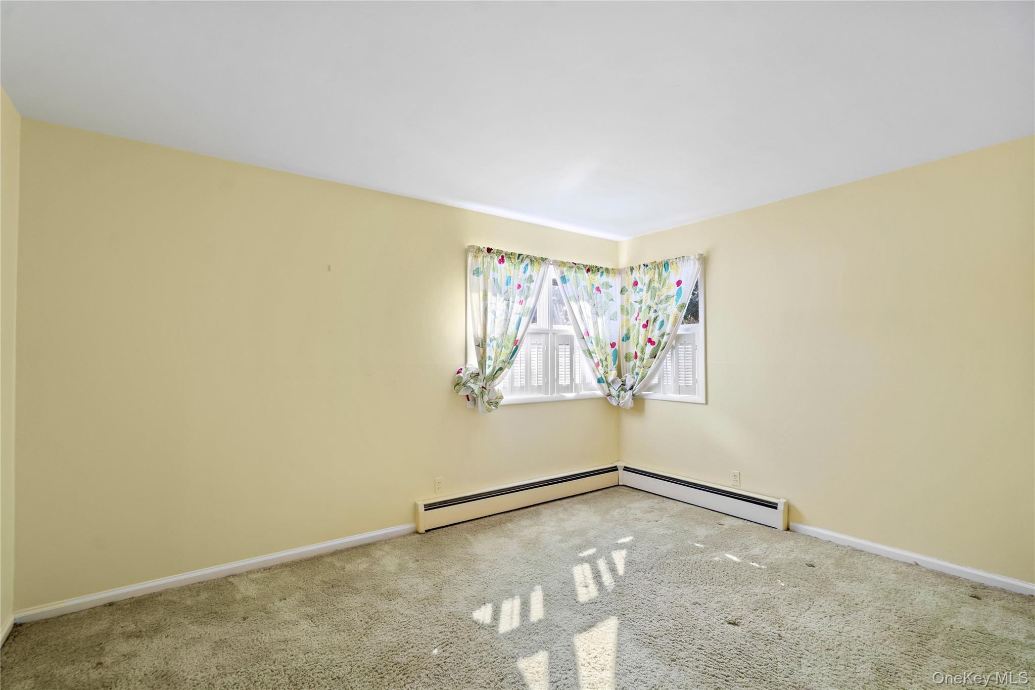 #20 photo, 15 Springwood Path, Laurel Hollow , NY 11791