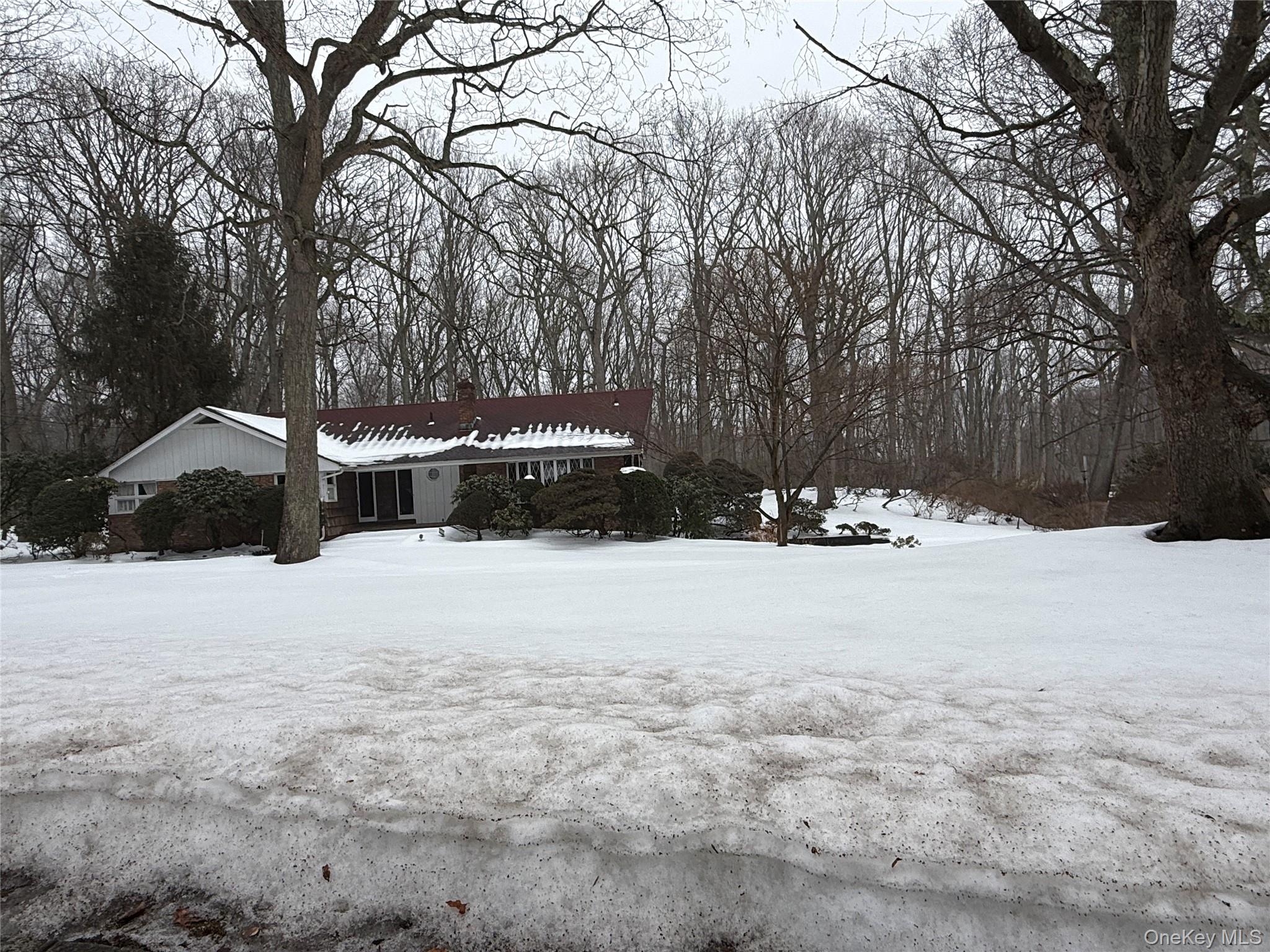 #3 photo, 15 Springwood Path, Laurel Hollow , NY 11791