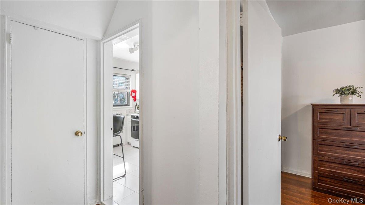 #10 photo, 73-14 Springfield Boulevard, كوينز Bayside , NY 11364