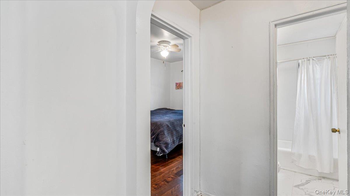 #13 photo, 73-14 Springfield Boulevard, كوينز Bayside , NY 11364