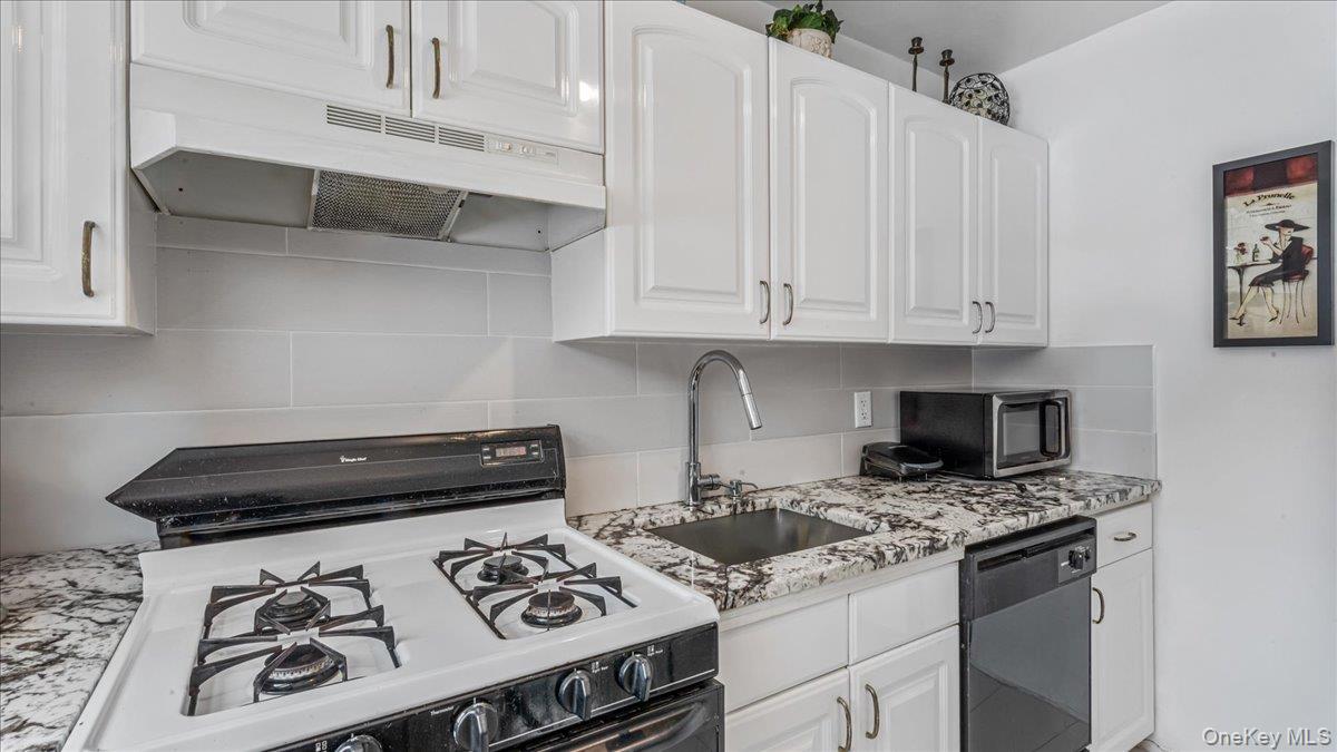 #8 photo, 73-14 Springfield Boulevard, كوينز Bayside , NY 11364