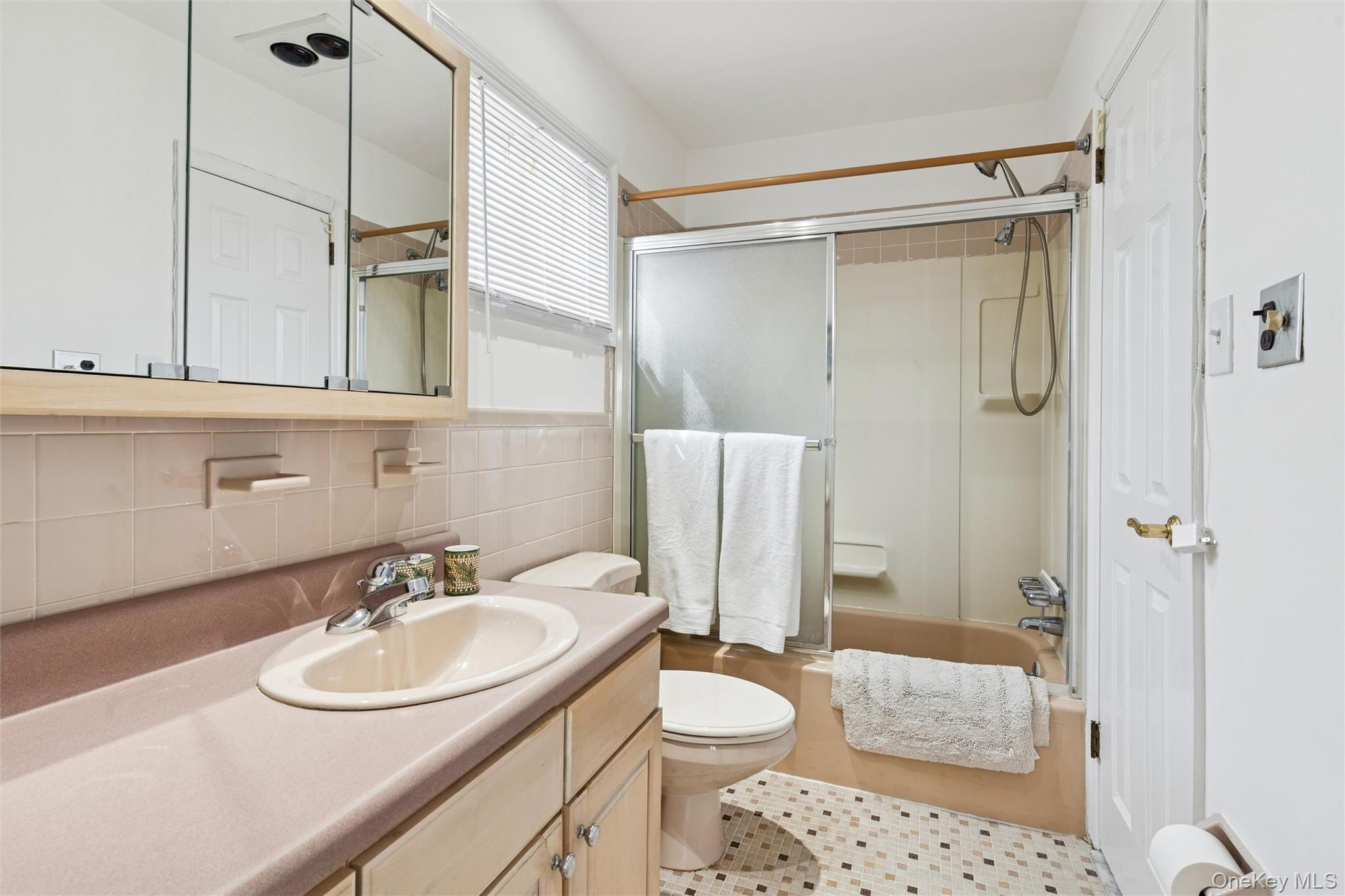 #19 photo, 44 Wallace Drive, Plainview , NY 11803