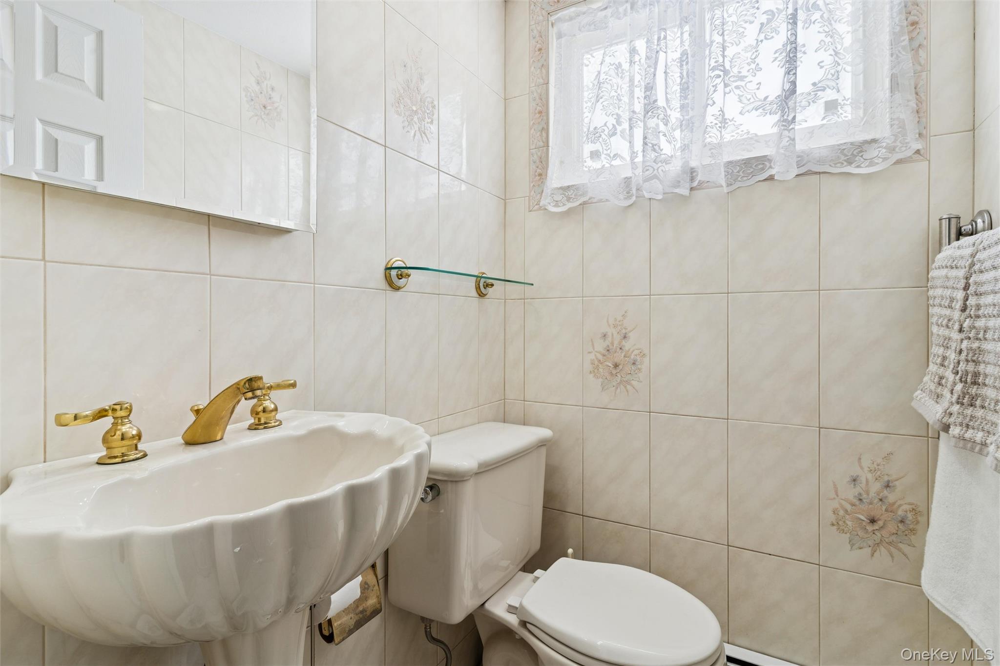 #9 photo, 44 Wallace Drive, Plainview , NY 11803