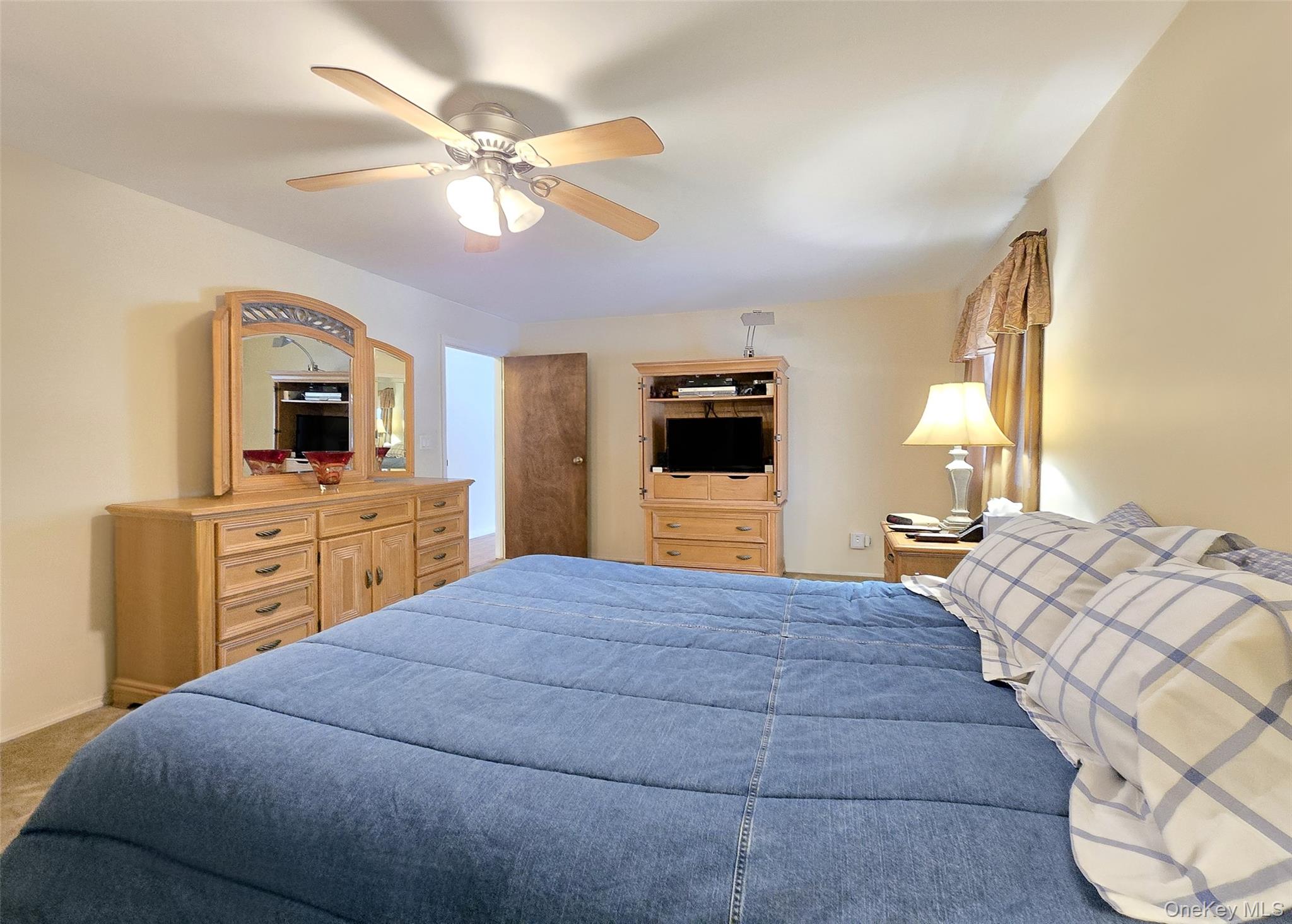 #14 photo, 143 Hawthorne Street, 东长岛 Mastic , NY 11950