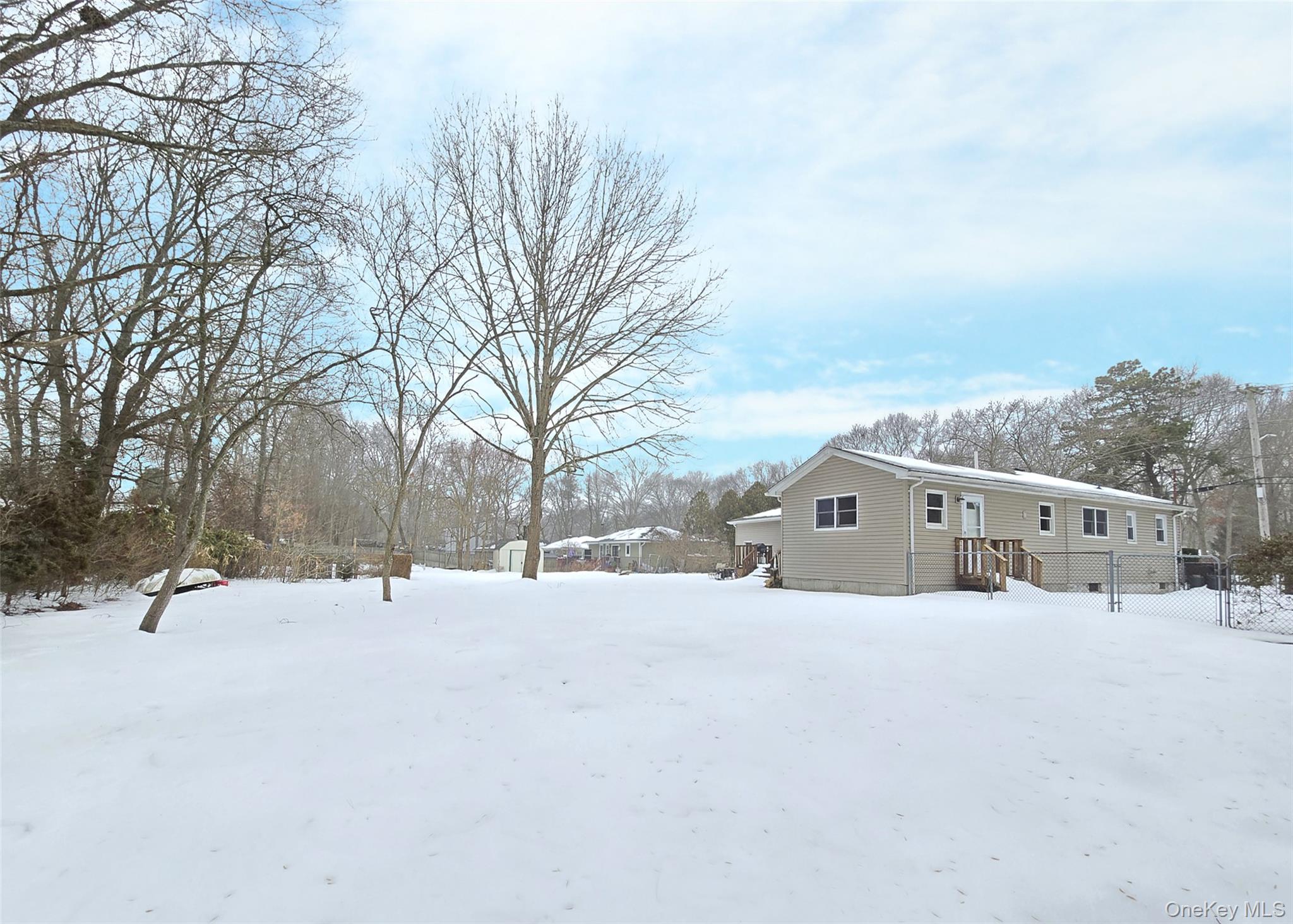 #16 photo, 143 Hawthorne Street, 东长岛 Mastic , NY 11950