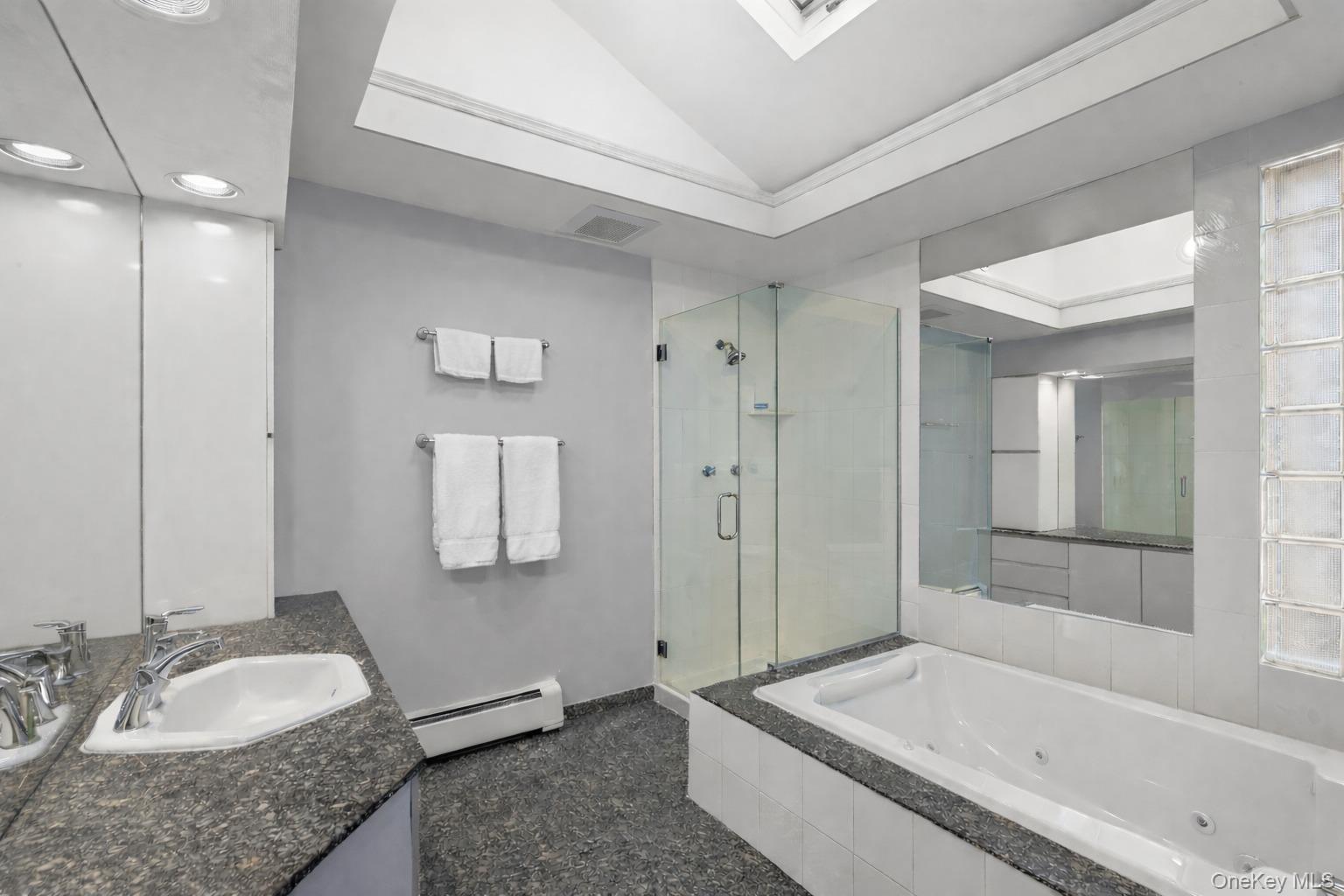 #18 photo, 1981 Cynthia Lane, Merrick , NY 11566