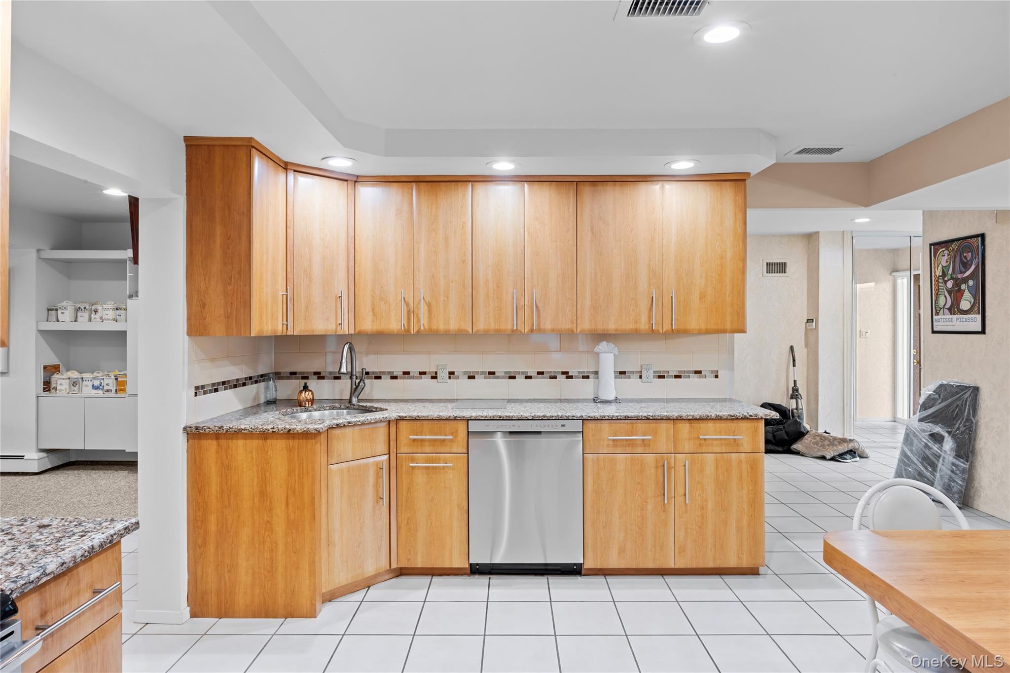 #9 photo, 1981 Cynthia Lane, Merrick , NY 11566