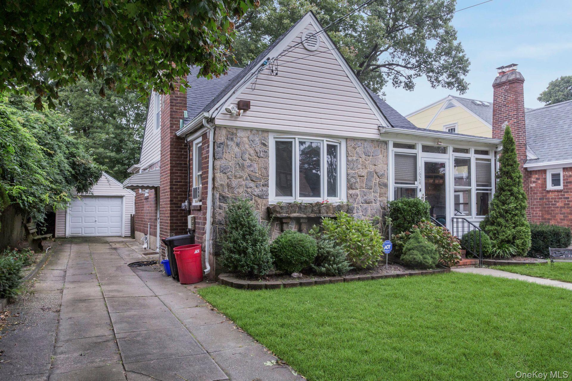 #20 photo, 1624 Berkeley Avenue, North Baldwin , NY 11510