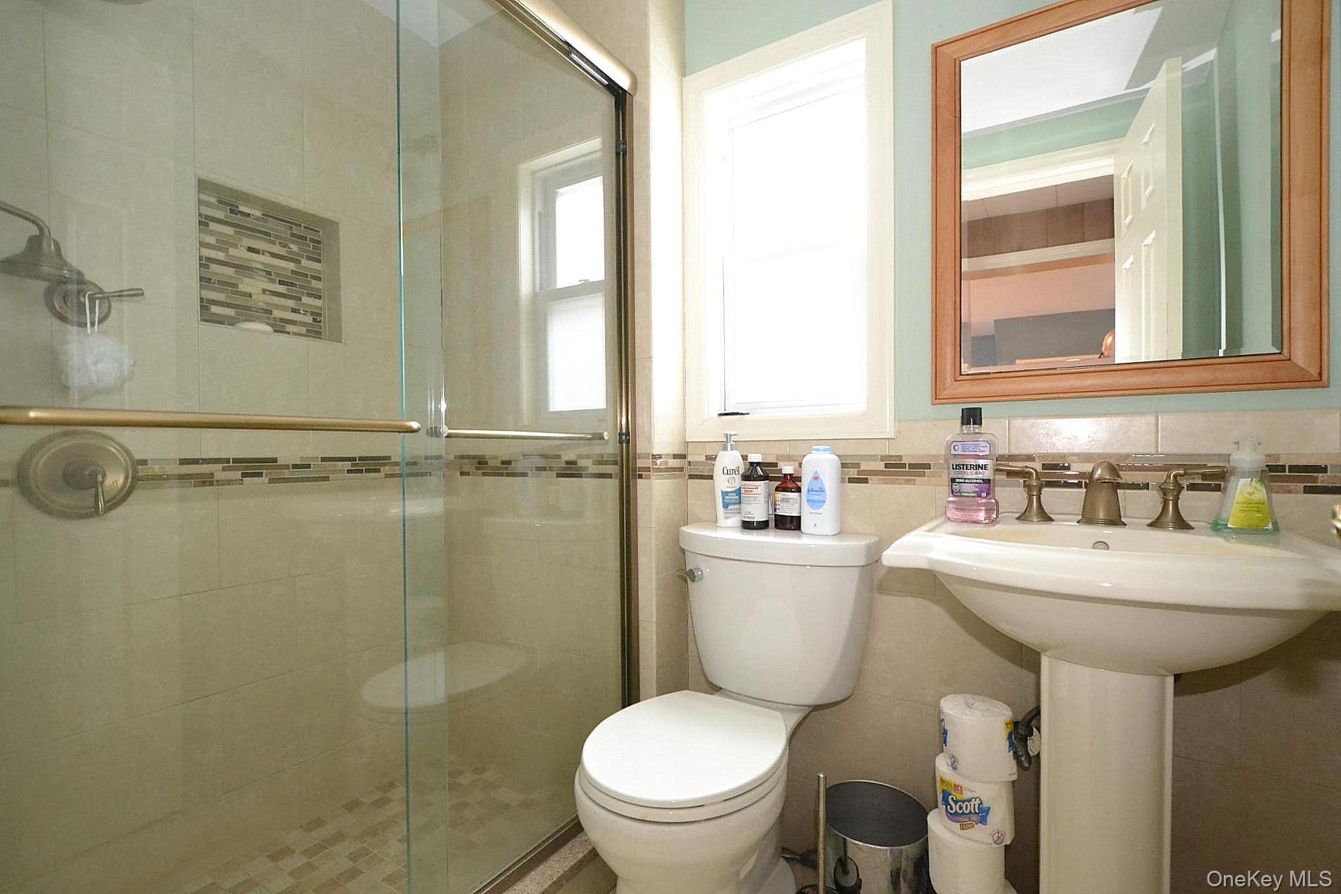 #5 photo, 463 S Bayview Avenue, Freeport , NY 11520