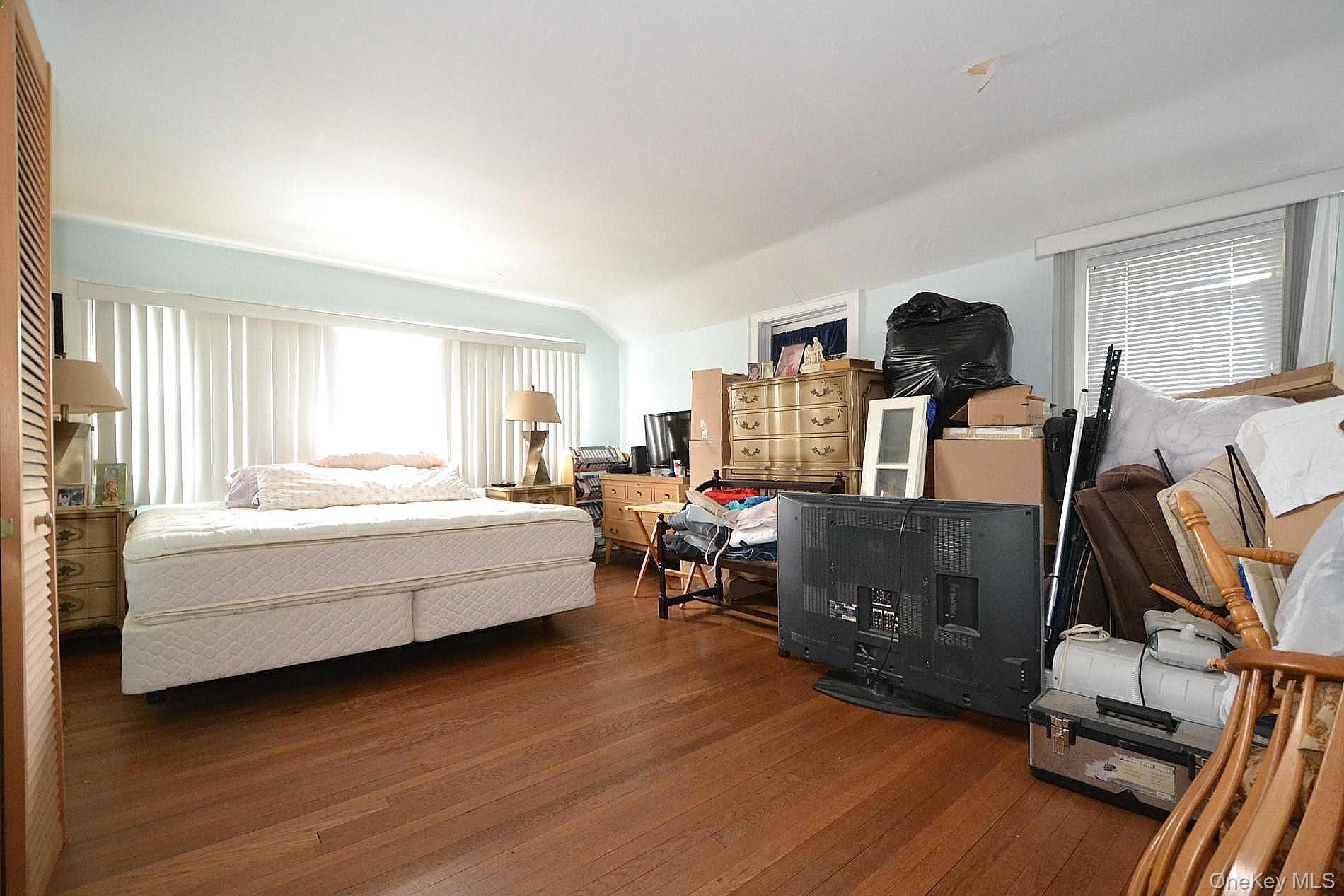 #6 photo, 463 S Bayview Avenue, Freeport , NY 11520