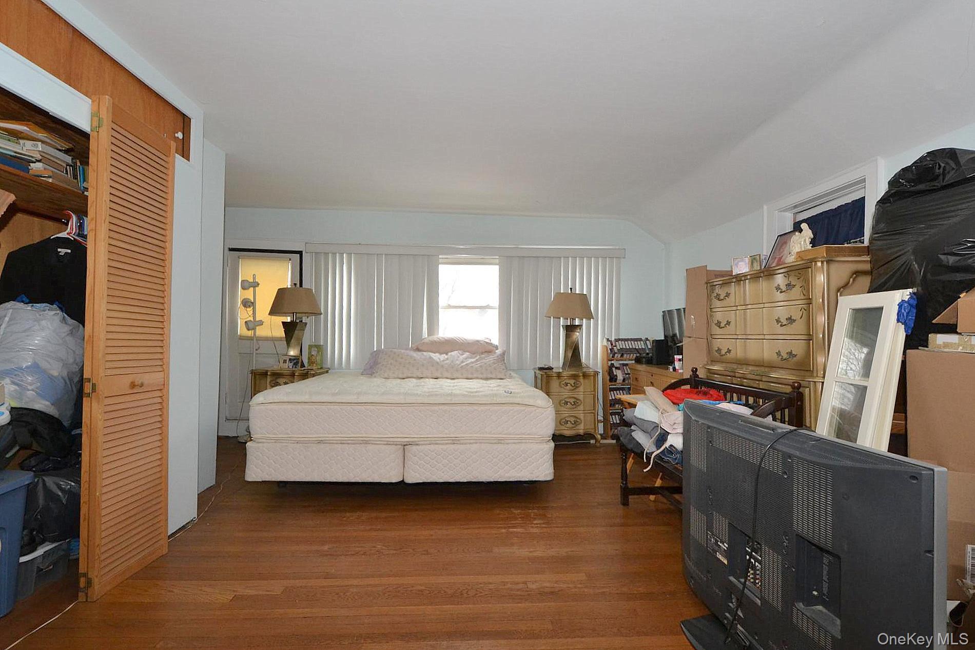 #7 photo, 463 S Bayview Avenue, Freeport , NY 11520