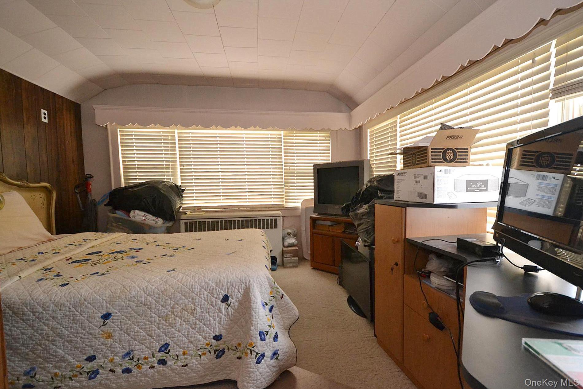 #8 photo, 463 S Bayview Avenue, Freeport , NY 11520