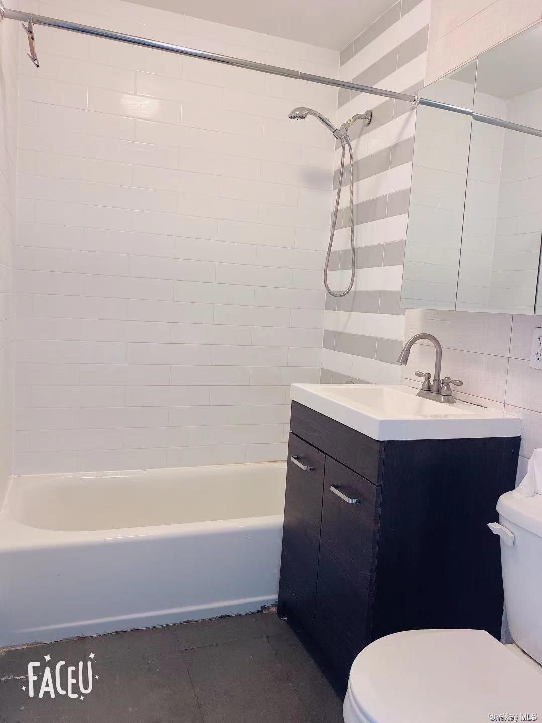 #7 photo, 144-85 Roosevelt Avenue, कुईंस Flushing , NY 11354