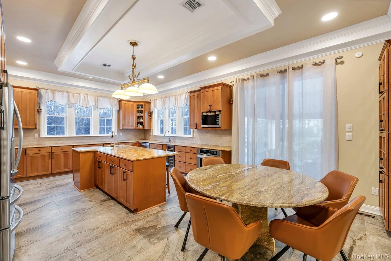 #20 photo, 42 Brayton Court, Саффолк ‖ South Setauket , NY 11720