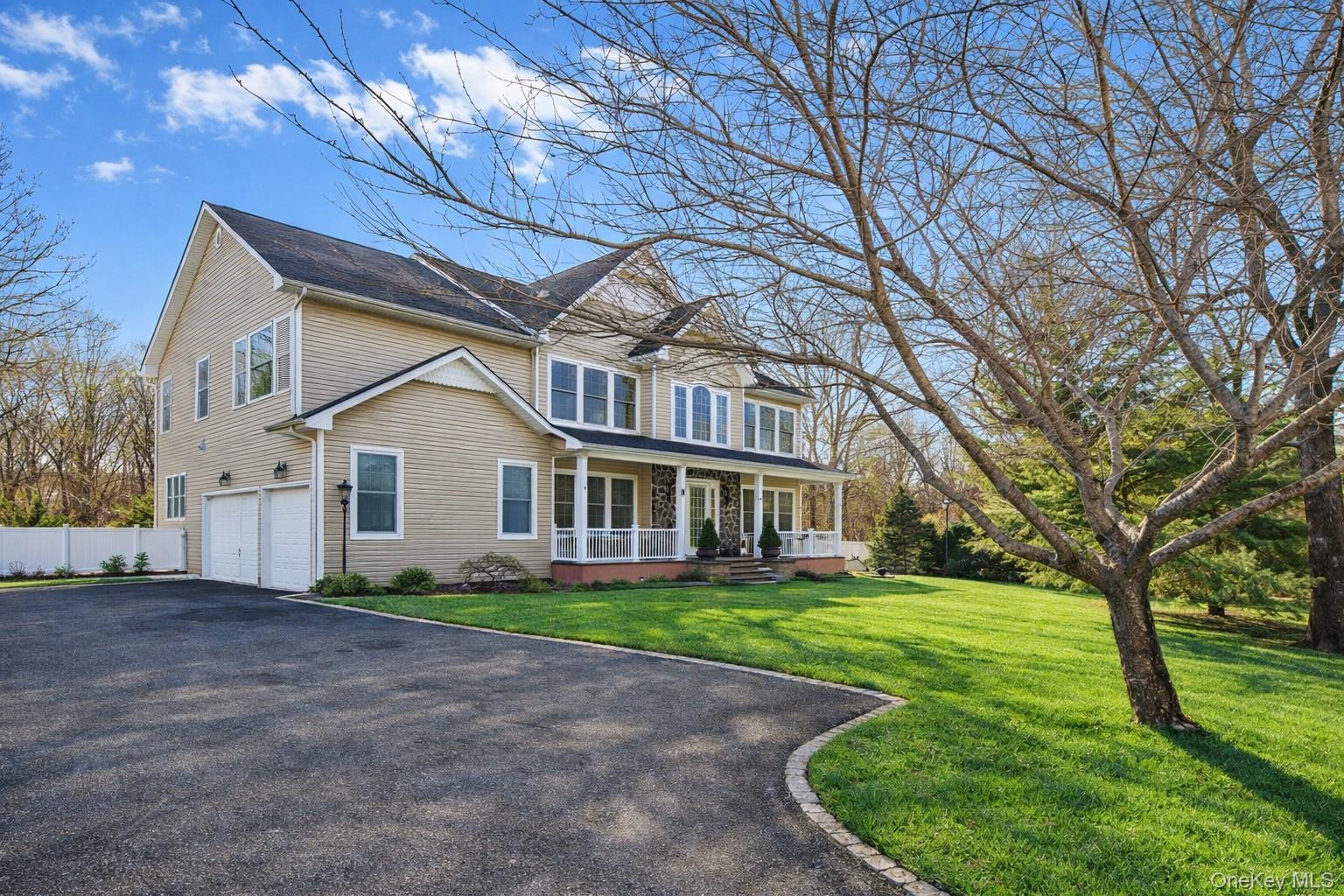#3 photo, 42 Brayton Court, Саффолк ‖ South Setauket , NY 11720