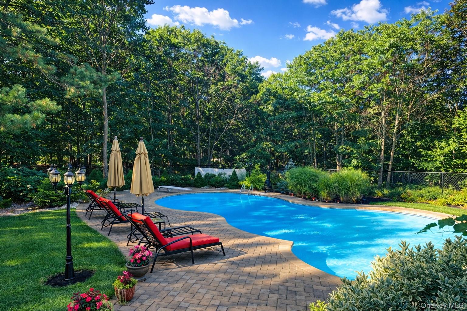 #4 photo, 42 Brayton Court, Саффолк ‖ South Setauket , NY 11720