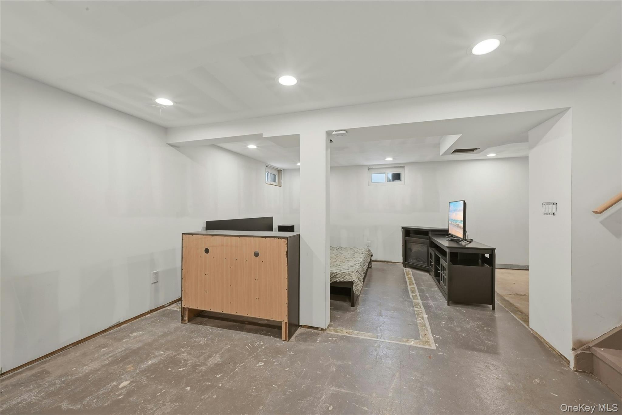 #19 photo, 94 Locust Place, East Northport , NY 11731