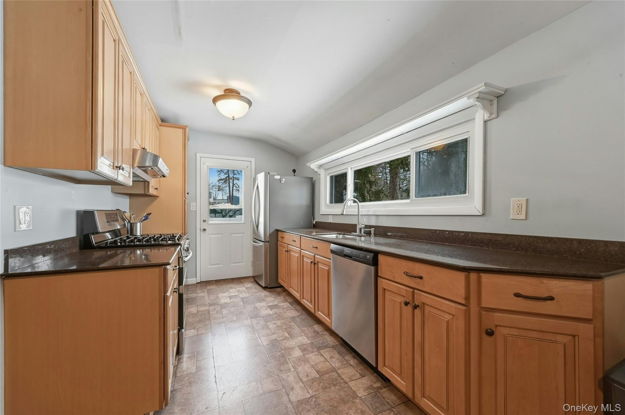 #9 photo, 94 Locust Place, East Northport , NY 11731