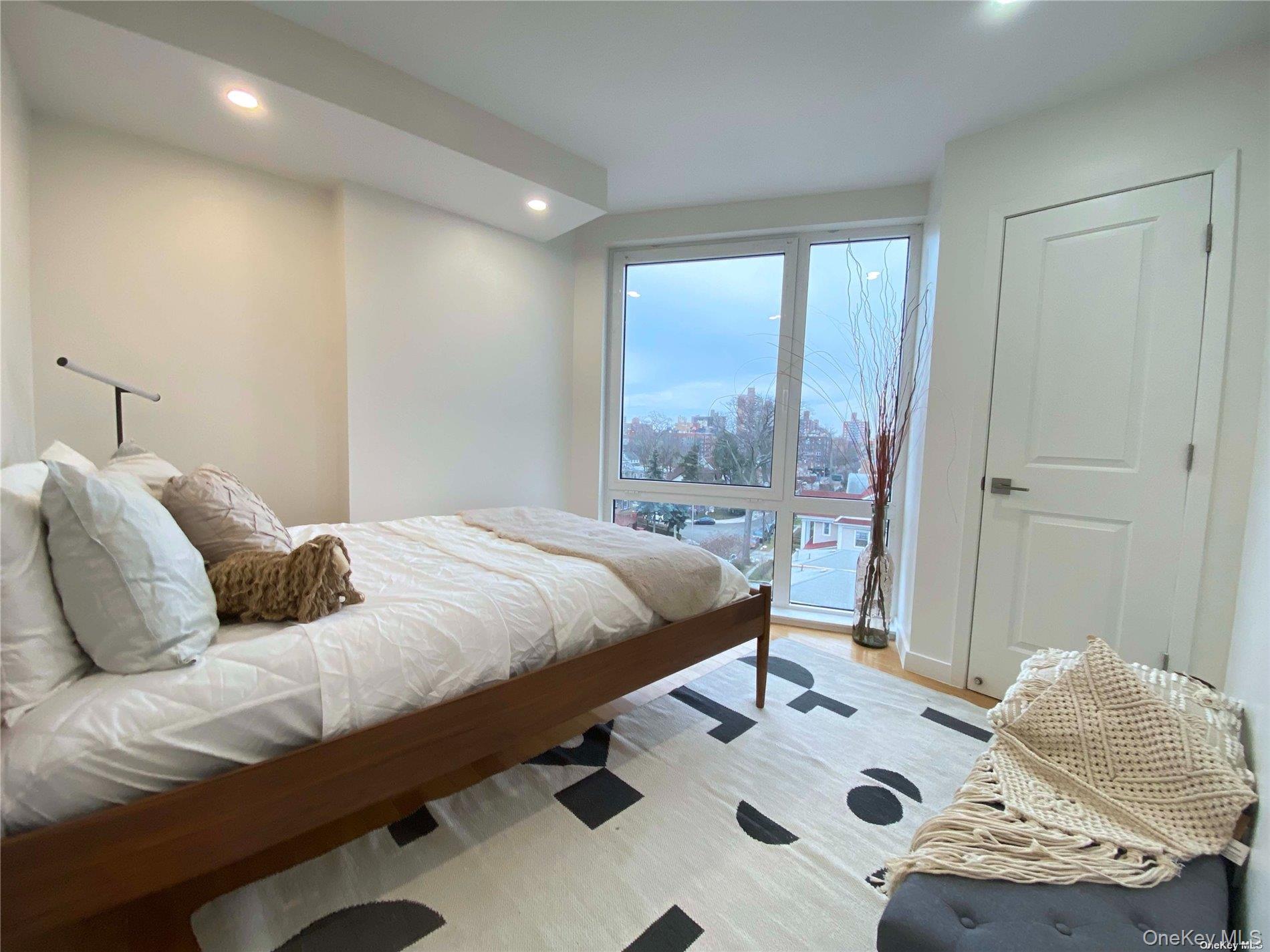 #9 photo, 42-23 Parsons Boulevard, كوينز Flushing , NY 11355