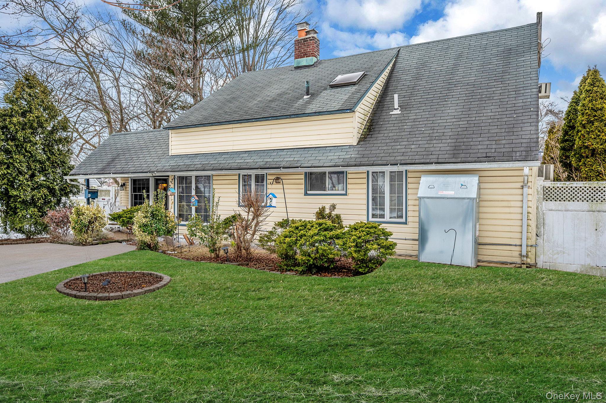 #1 photo, 22 Mercury Lane, Levittown , NY 11756