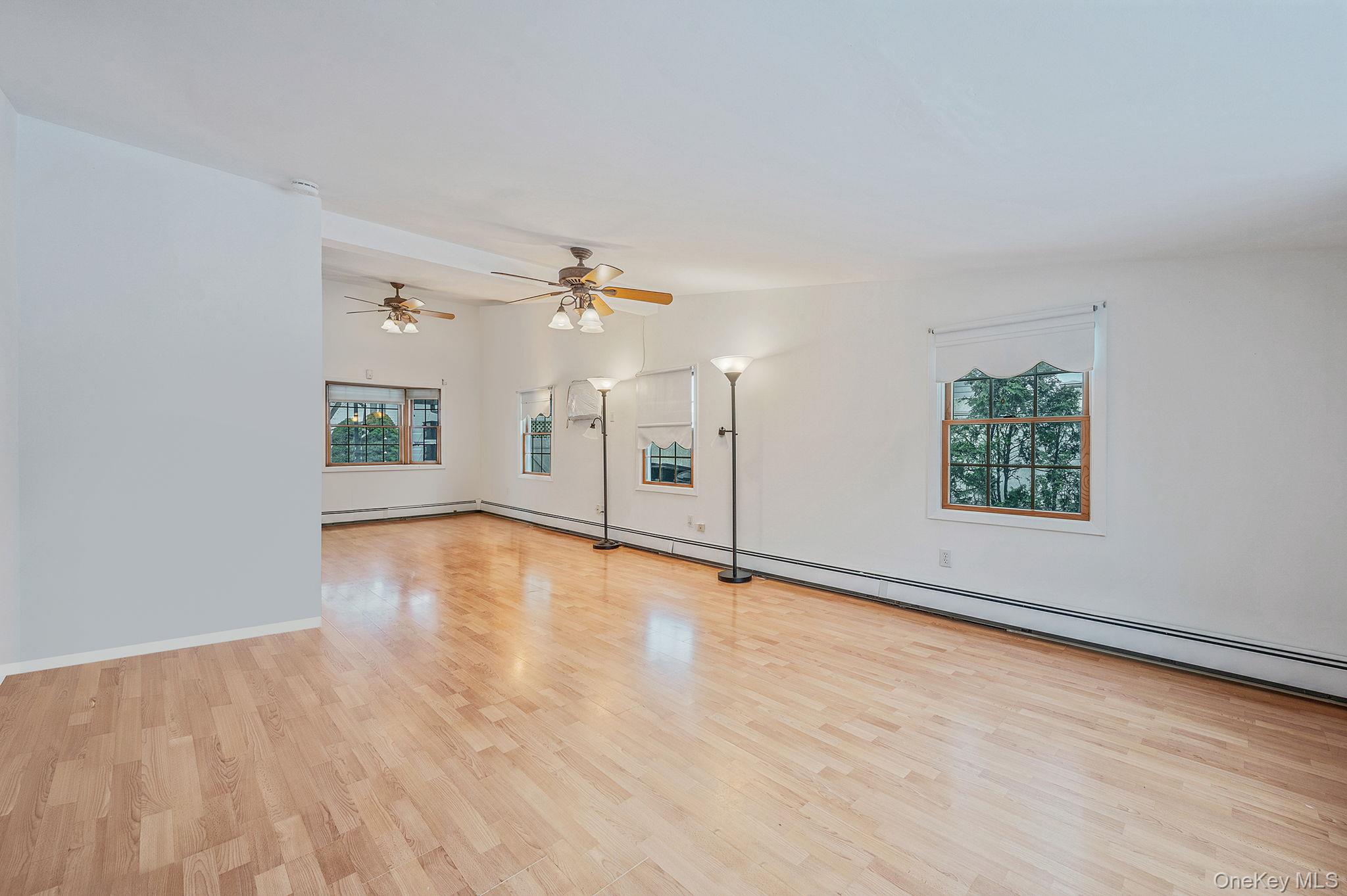 #10 photo, 22 Mercury Lane, Levittown , NY 11756