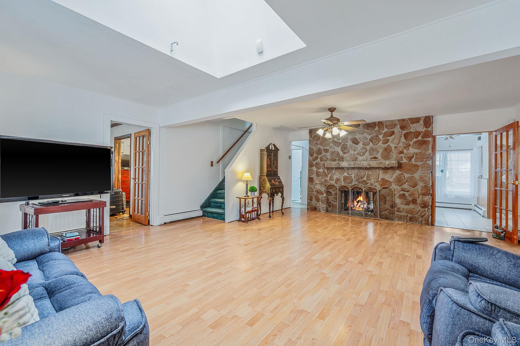 #13 photo, 22 Mercury Lane, Levittown , NY 11756