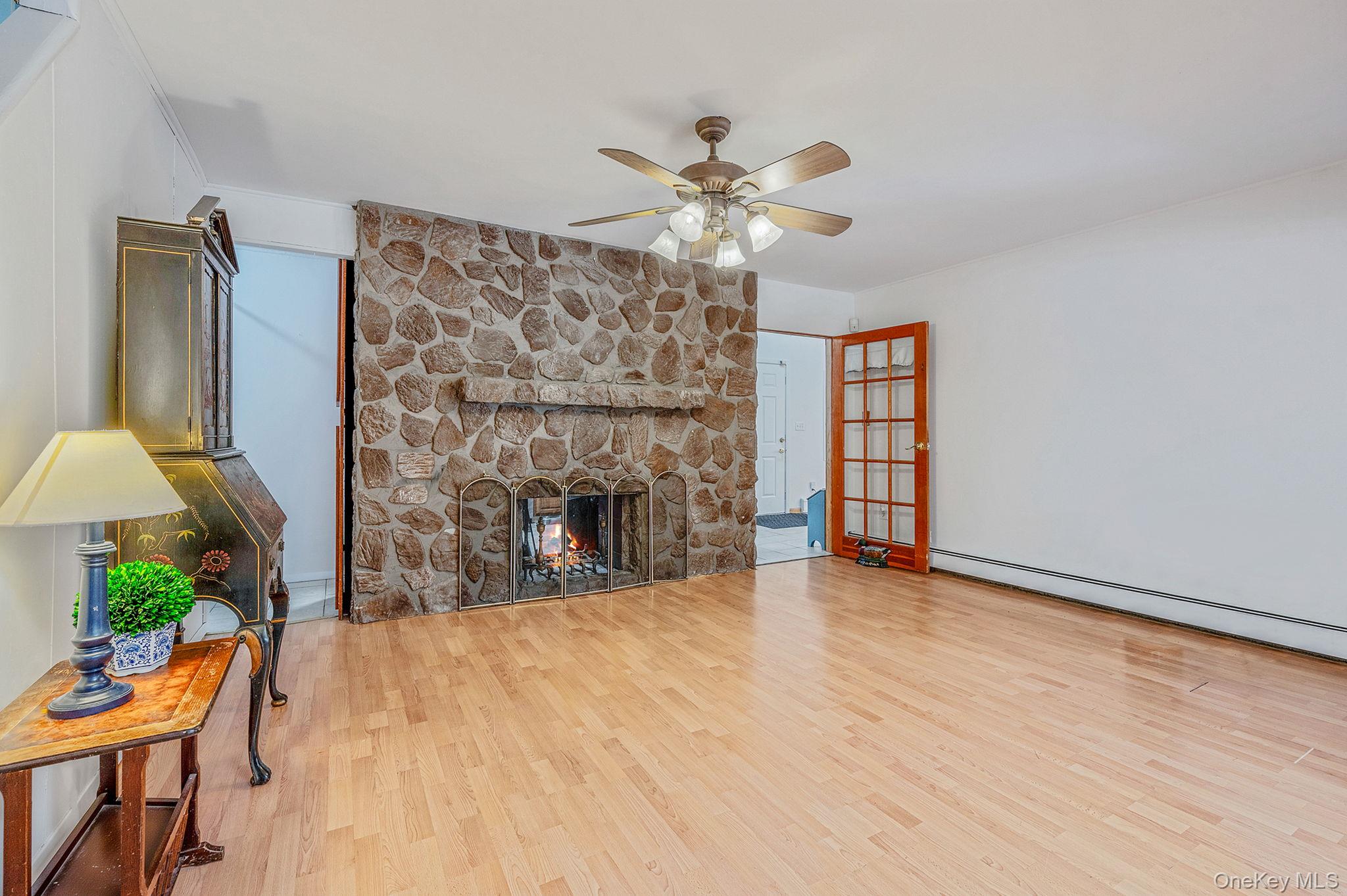 #15 photo, 22 Mercury Lane, Levittown , NY 11756