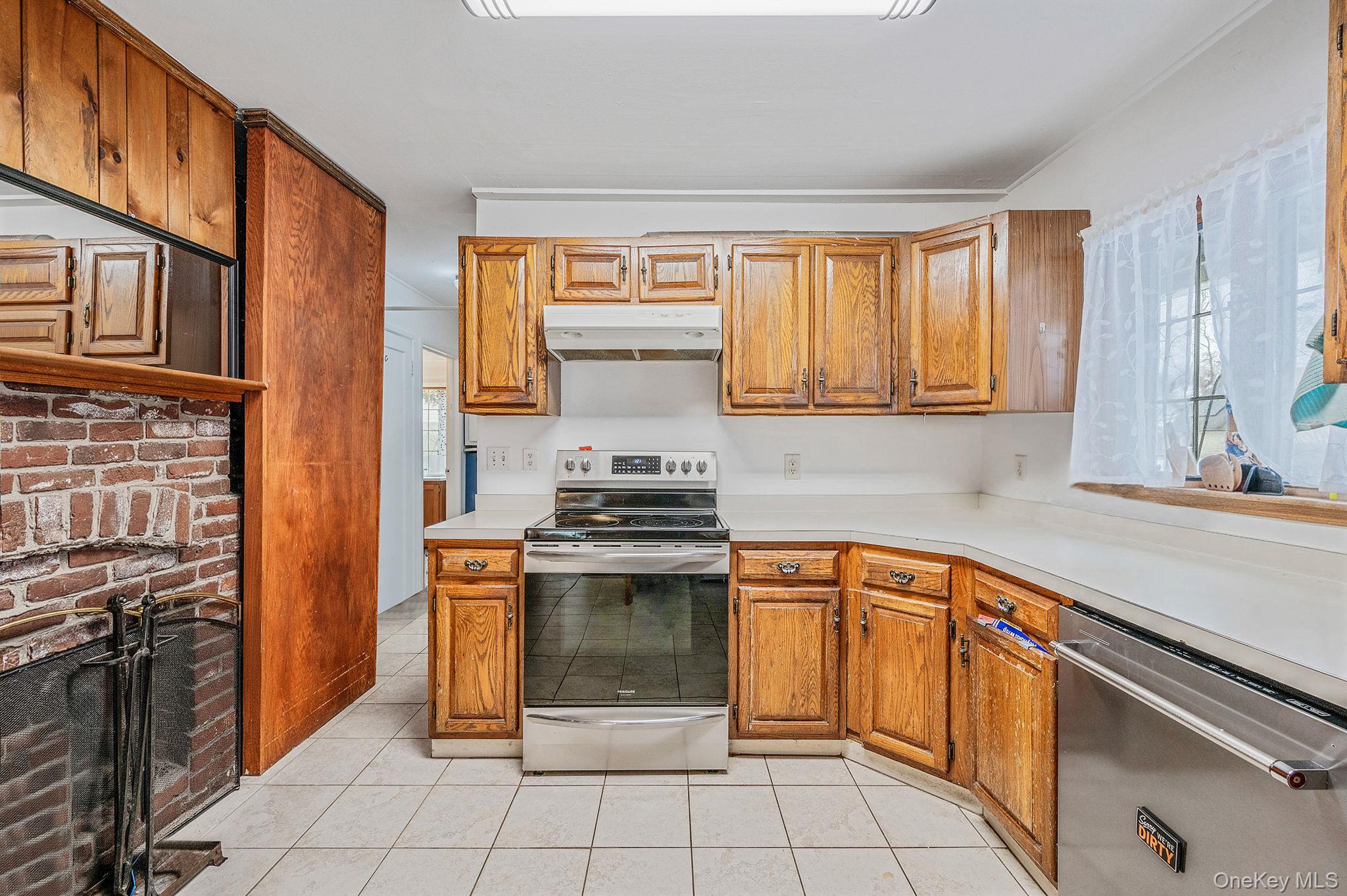 #19 photo, 22 Mercury Lane, Levittown , NY 11756