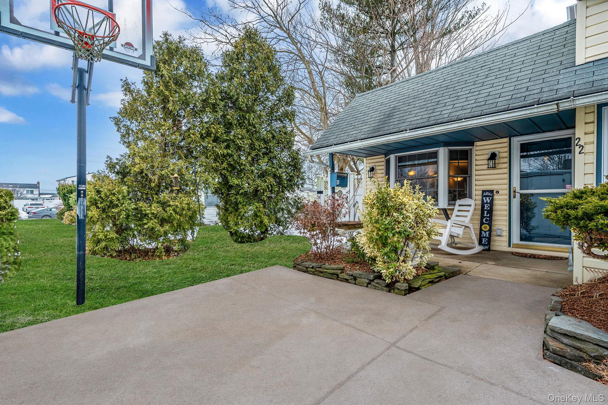 #2 photo, 22 Mercury Lane, Levittown , NY 11756