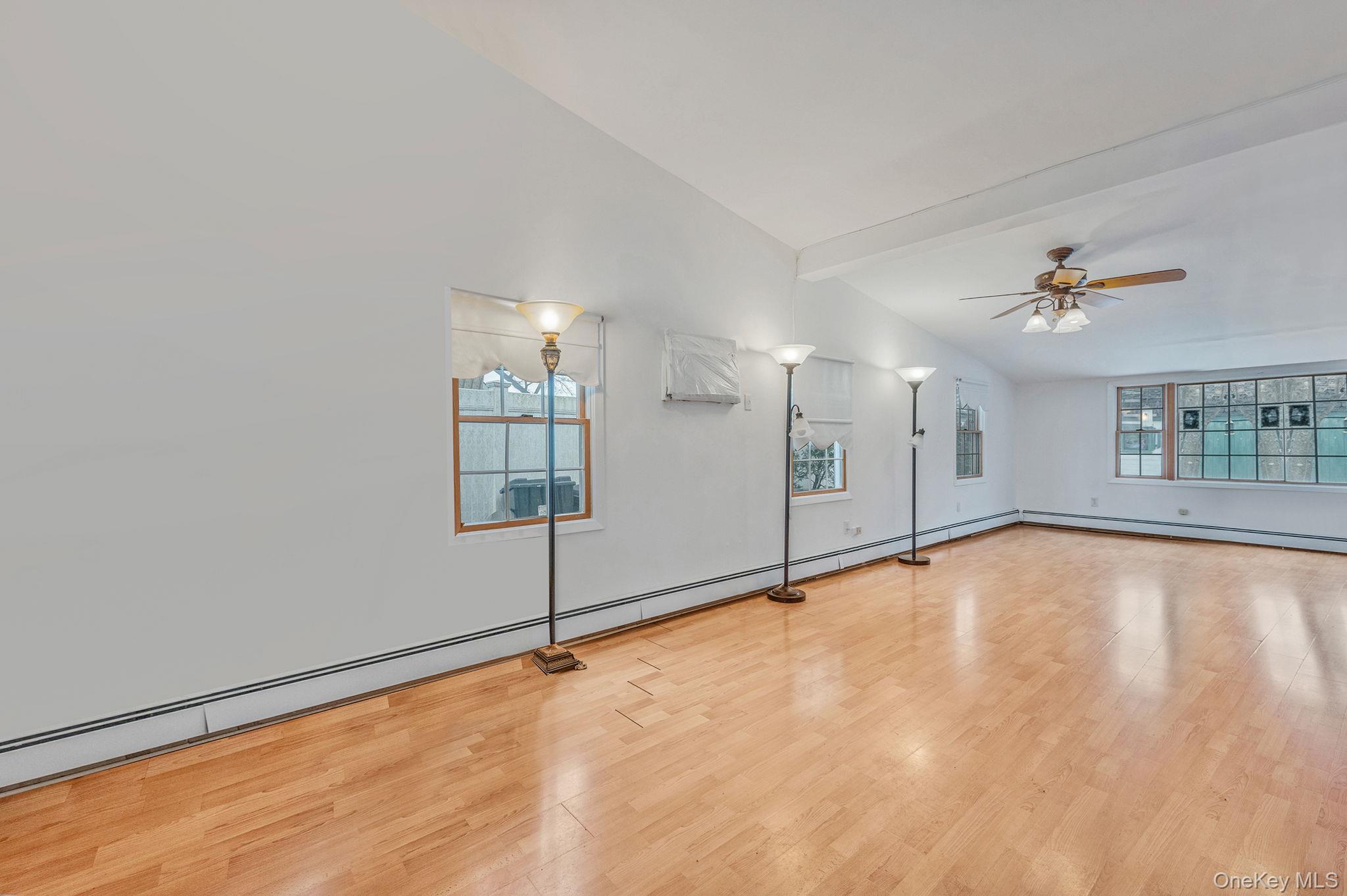 #4 photo, 22 Mercury Lane, Levittown , NY 11756