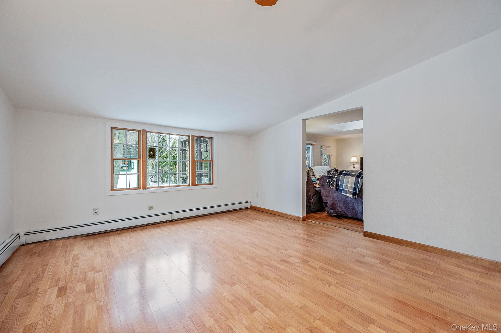 #9 photo, 22 Mercury Lane, Levittown , NY 11756