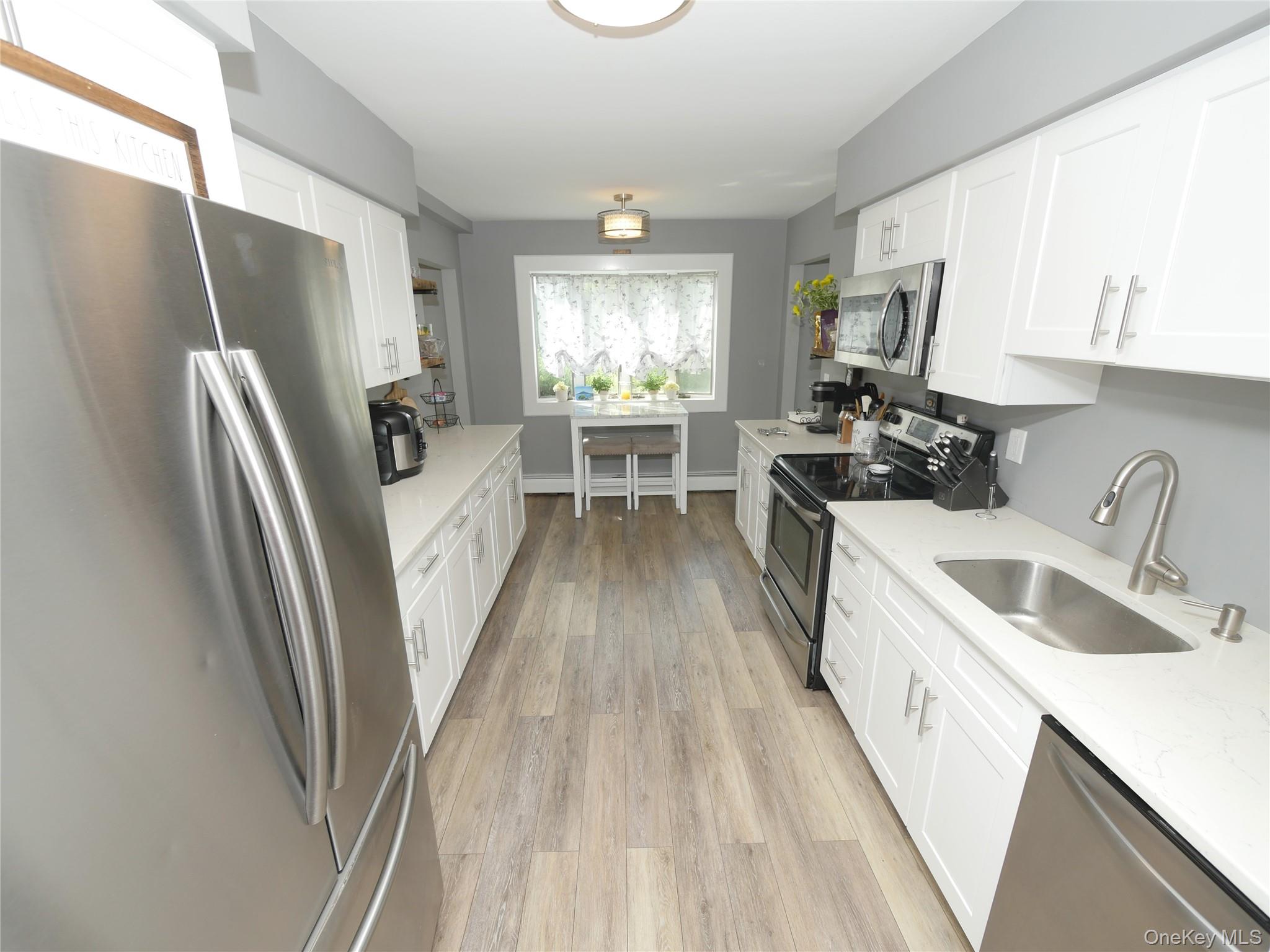 #4 photo, 28 Block Boulevard, 롱 아일랜드 Port Jefferson Station , NY 11776