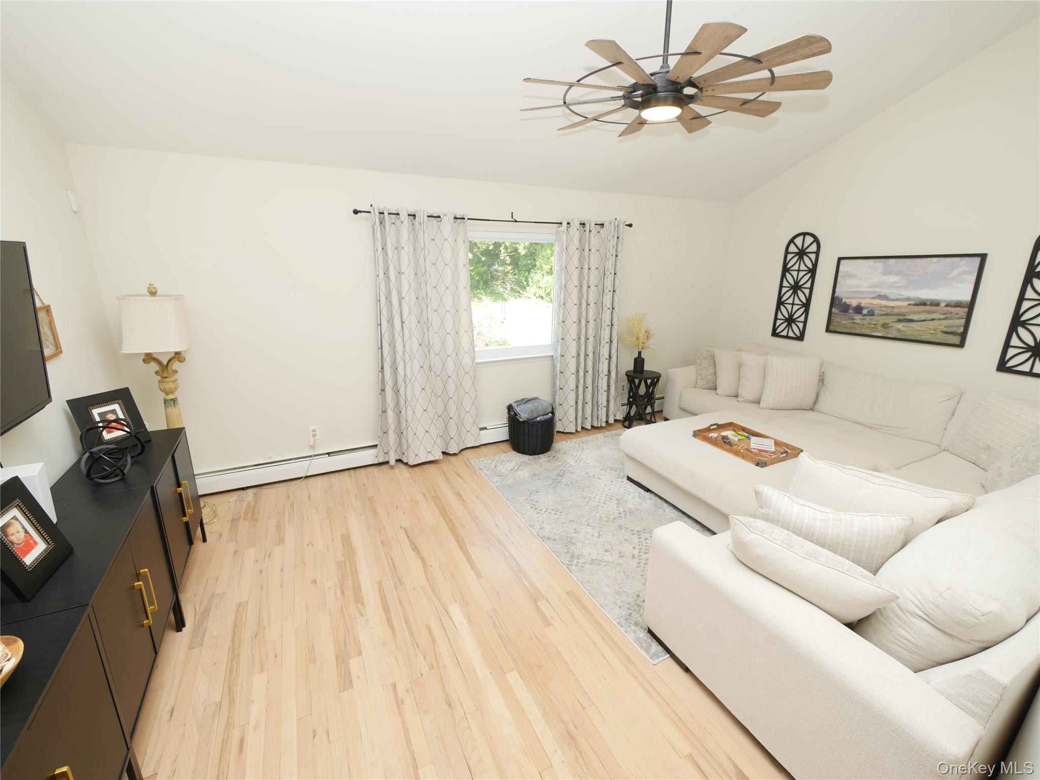 #9 photo, 28 Block Boulevard, 롱 아일랜드 Port Jefferson Station , NY 11776