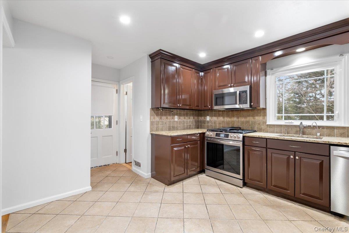 #13 photo, 182 Madison Road, Scarsdale , NY 10583