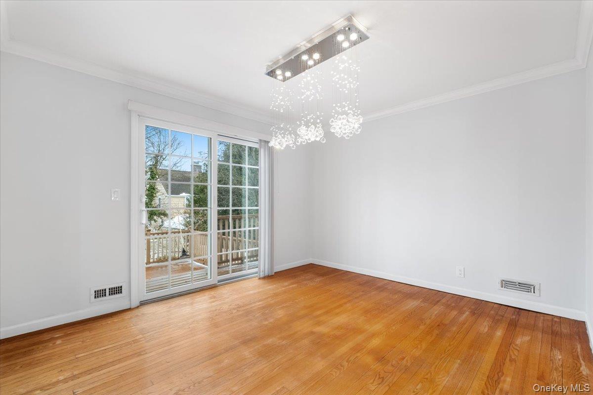 #8 photo, 182 Madison Road, Scarsdale , NY 10583