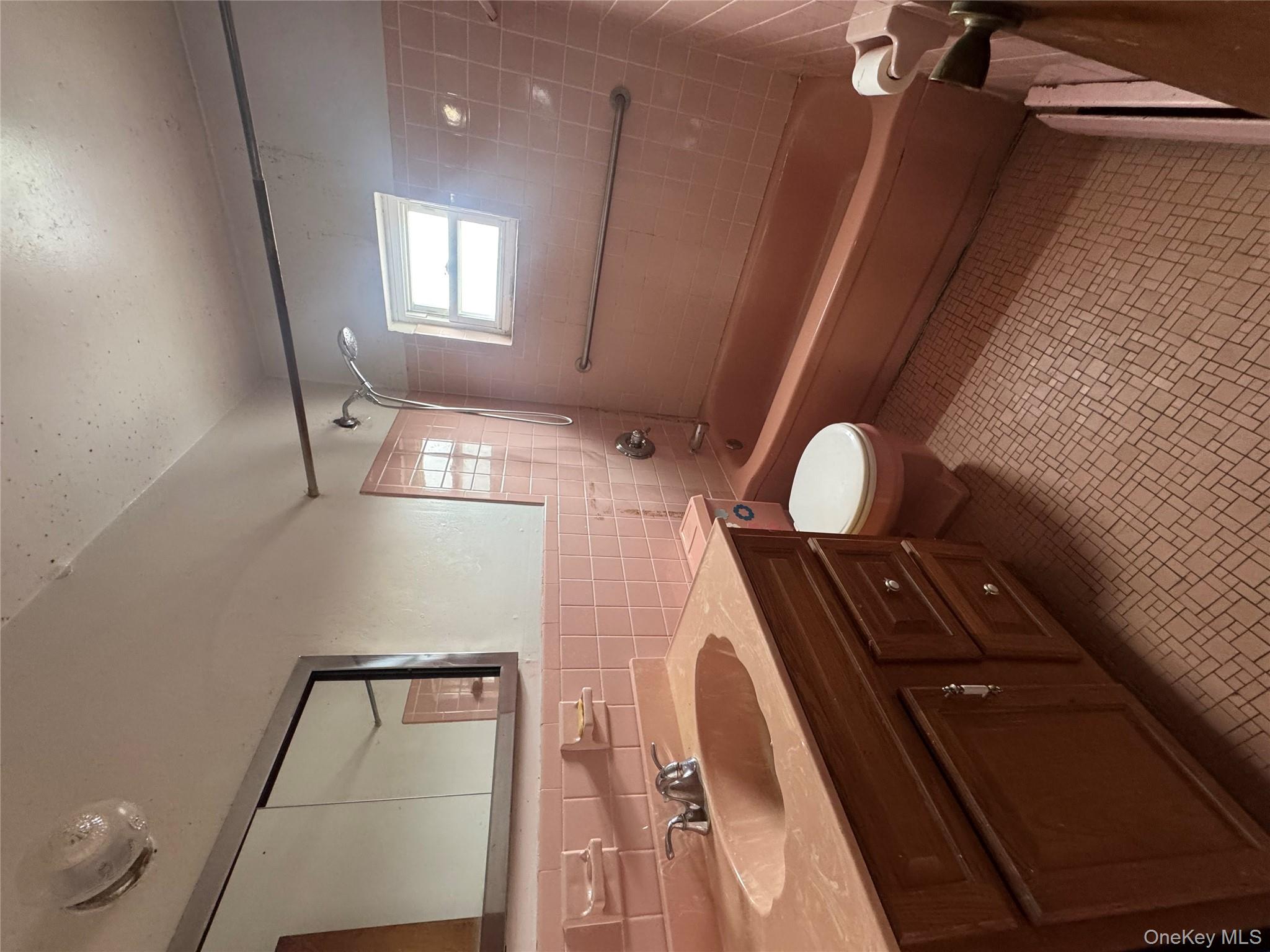 #7 photo, 3662 Bronxwood Avenue, ब्रोंक्स Bronx , NY 10469